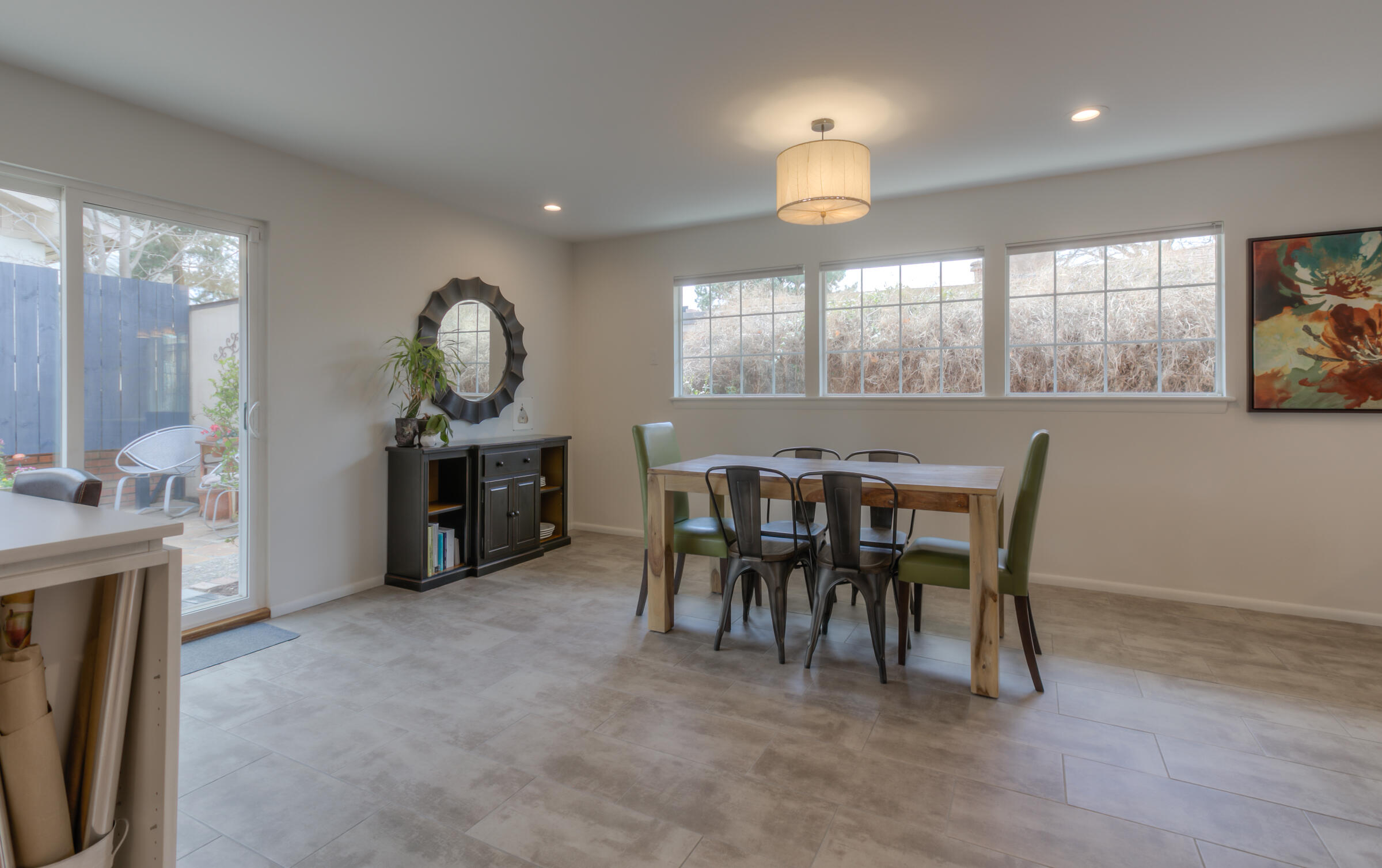 1437 Aliso Drive NE