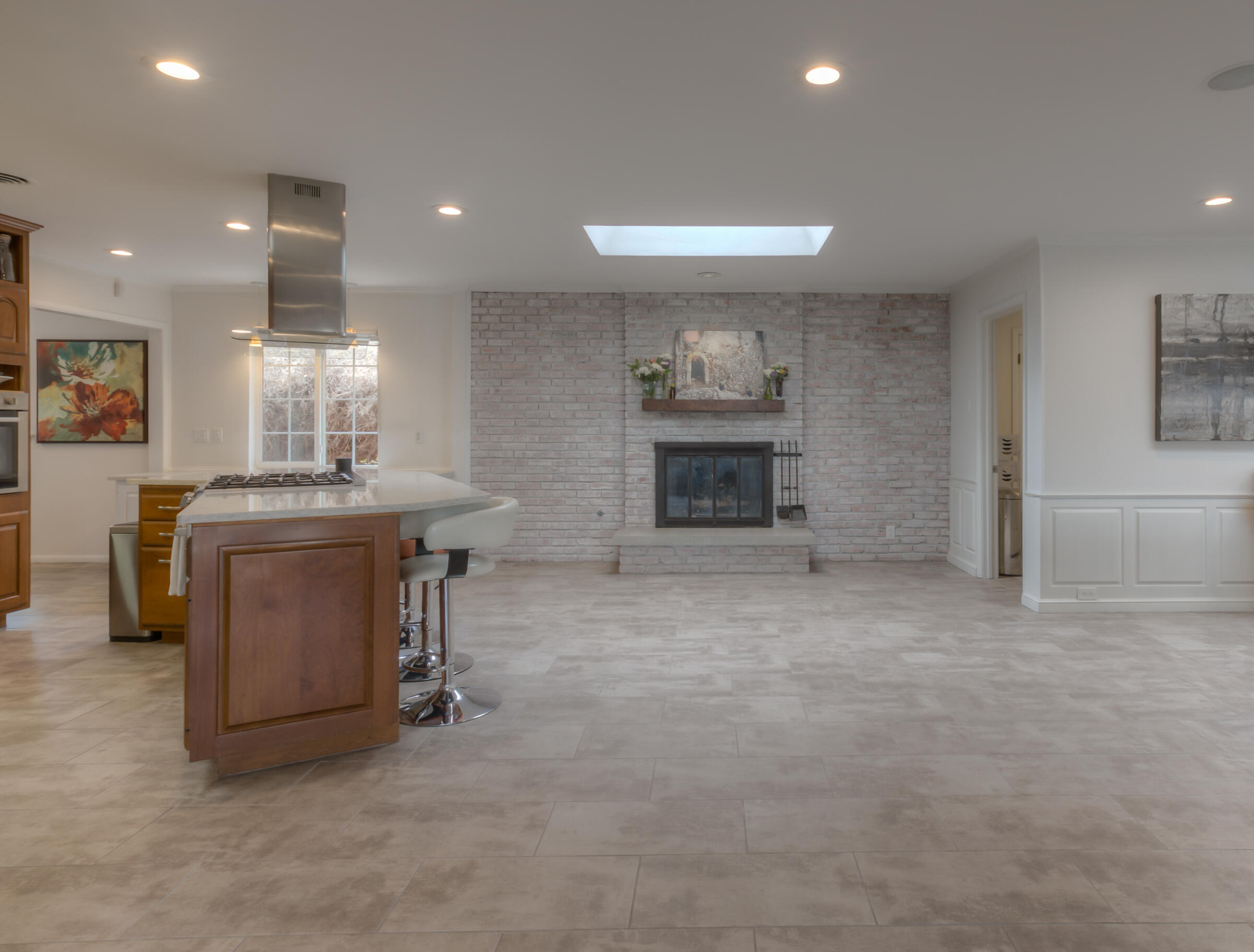 1437 Aliso Drive NE