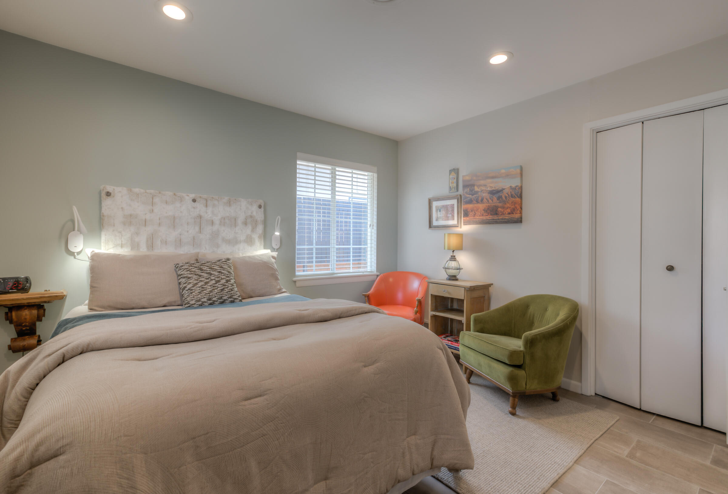 1437 Aliso Drive NE