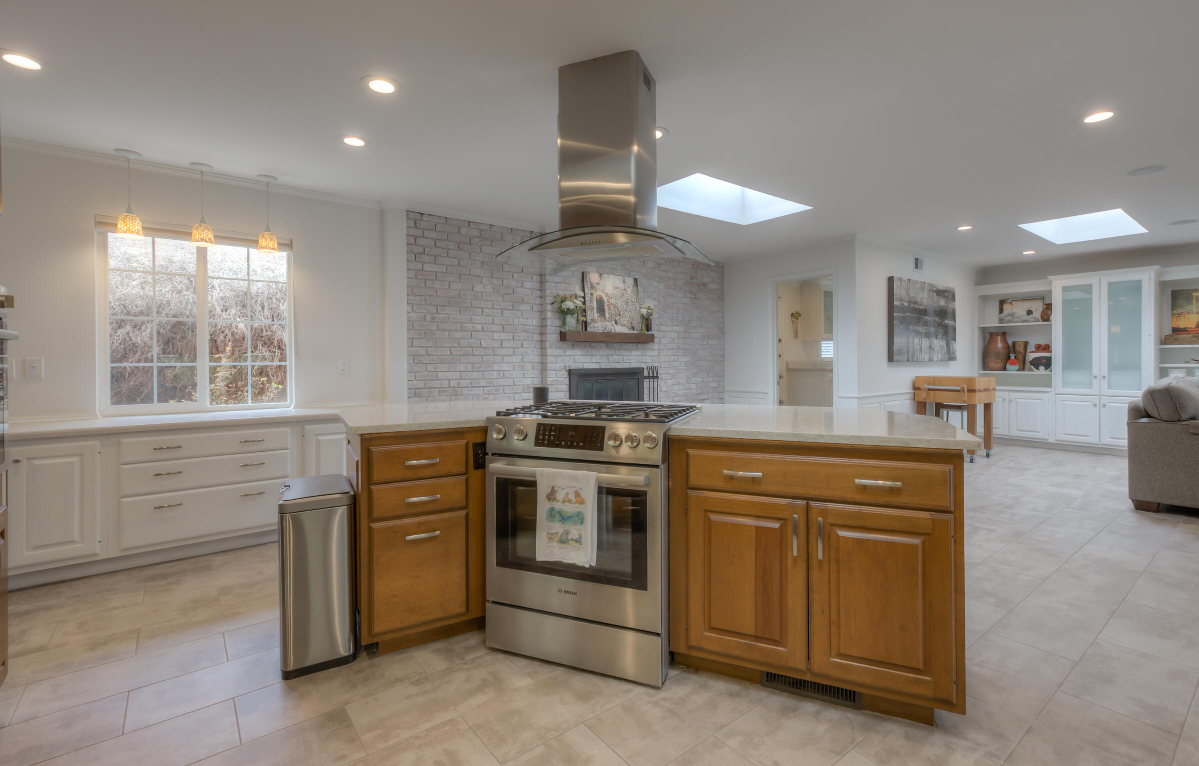 1437 Aliso Drive NE