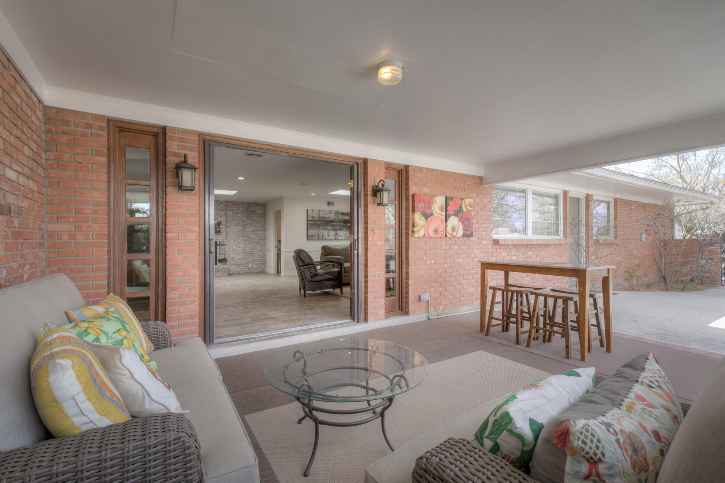 1437 Aliso Drive NE