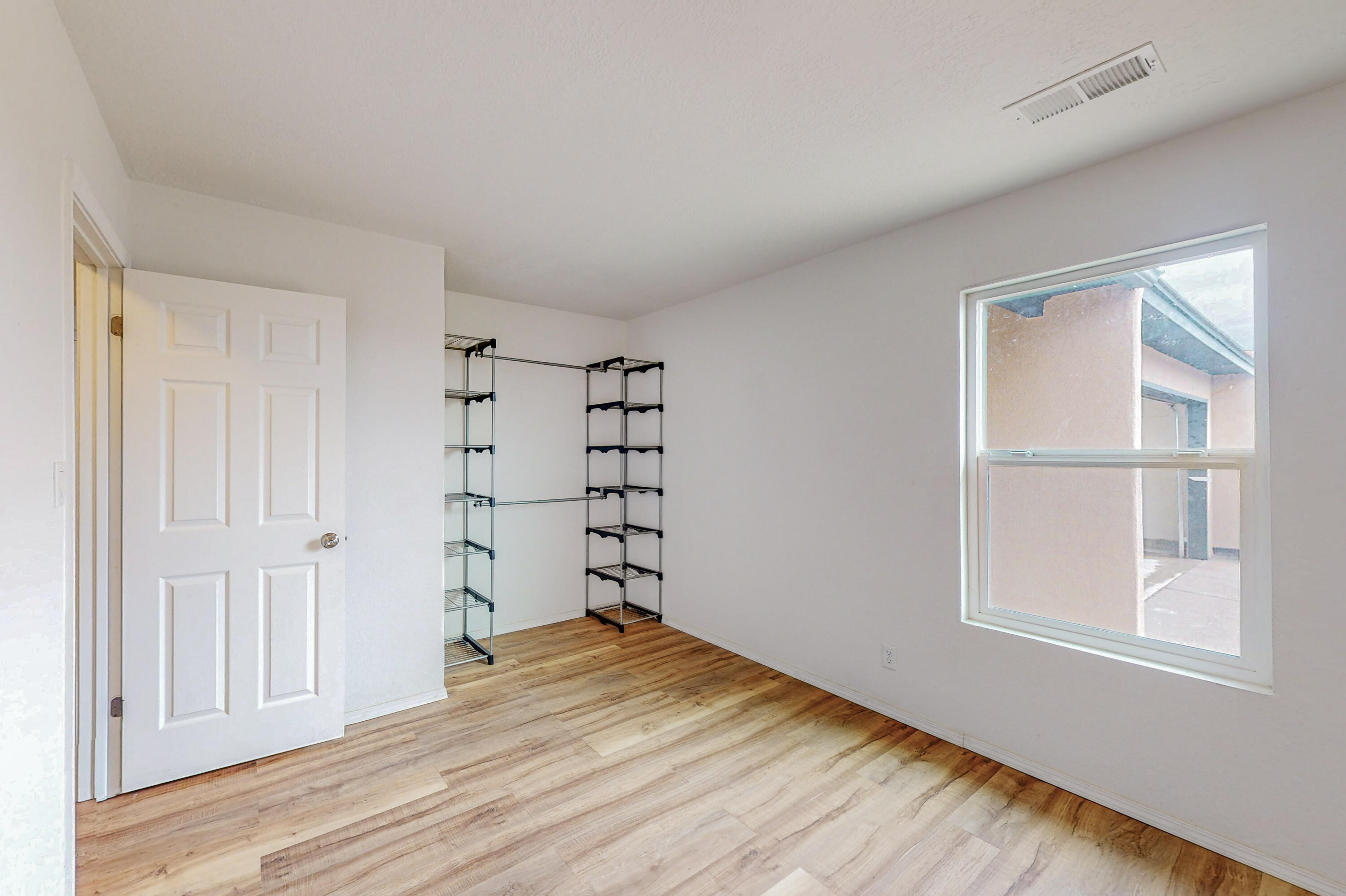 686 Baltic Avenue SE