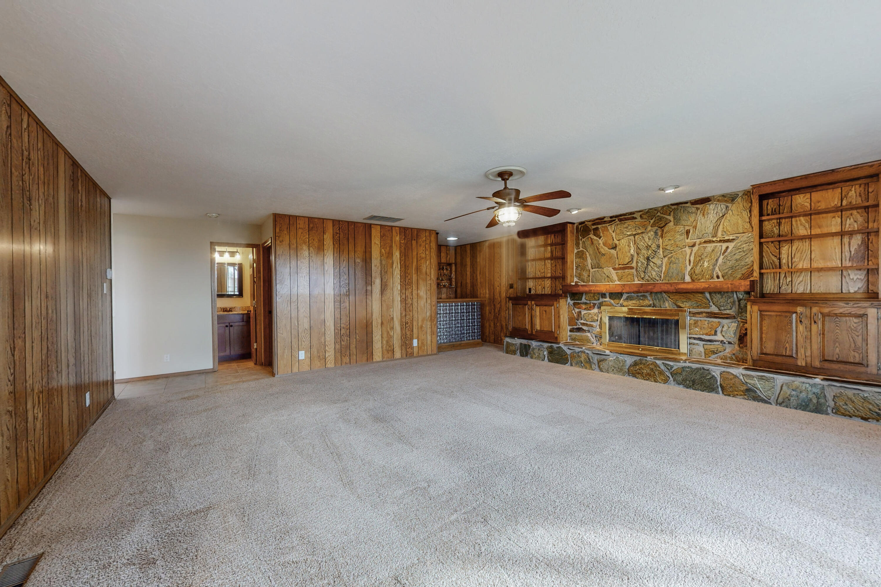 2833 Palo Alto Drive NE