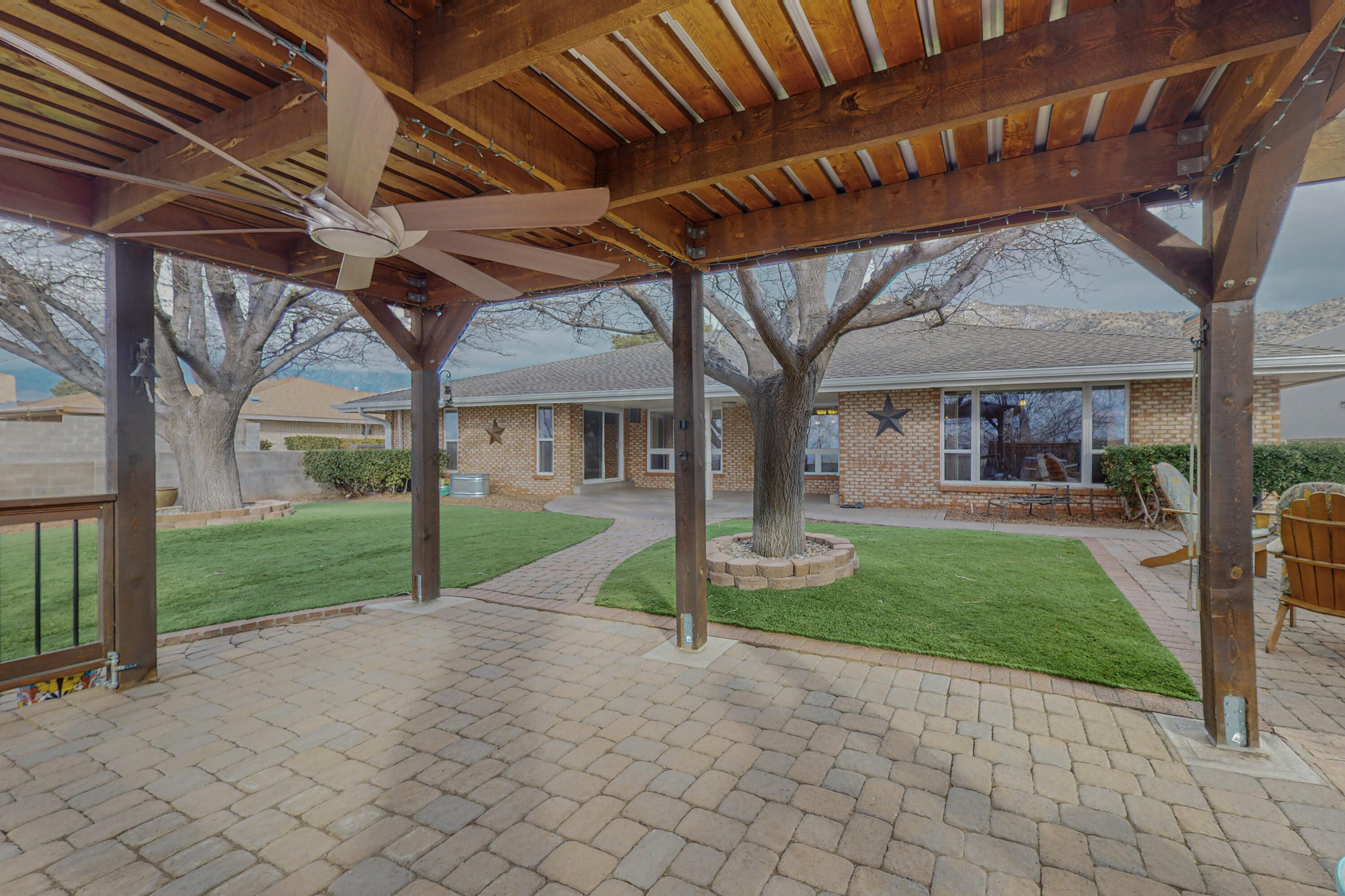 2833 Palo Alto Drive NE