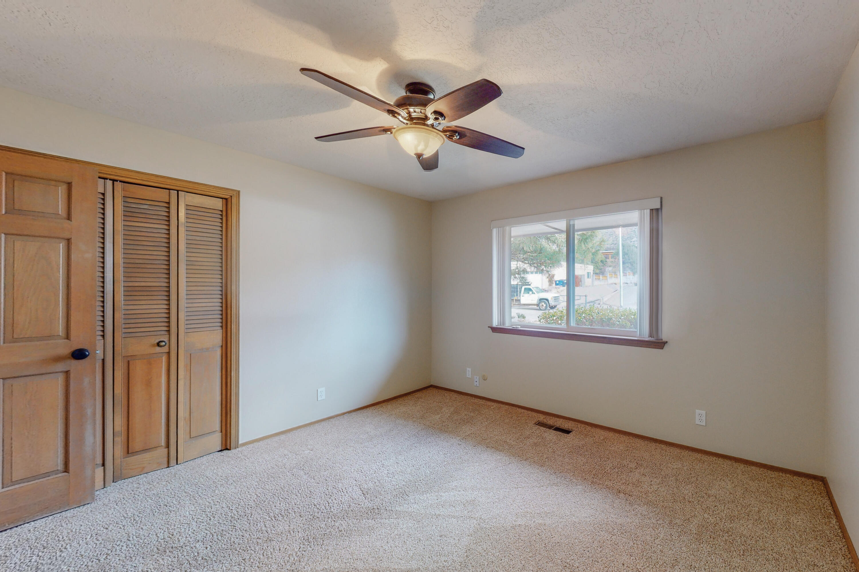 2833 Palo Alto Drive NE
