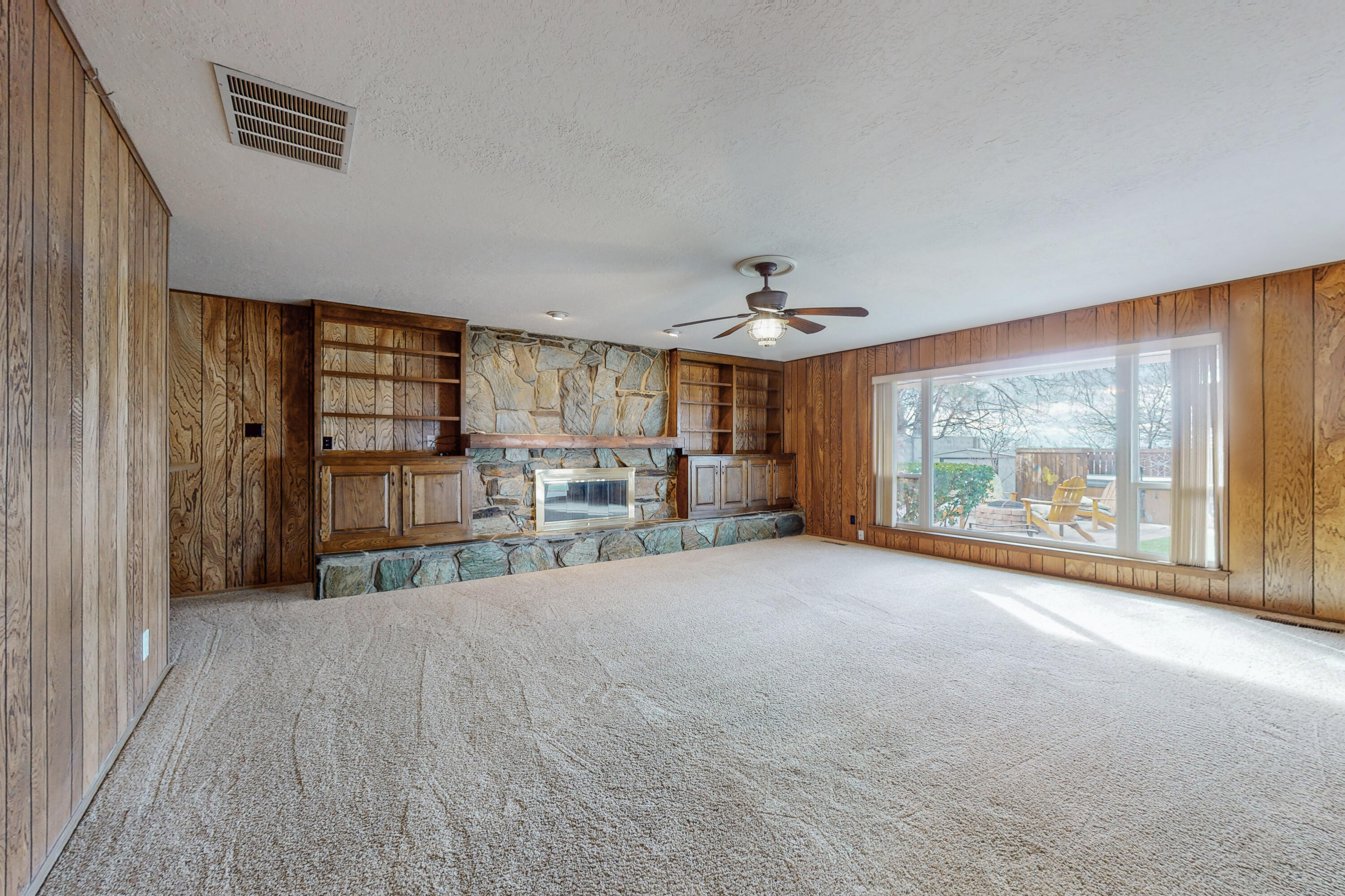 2833 Palo Alto Drive NE