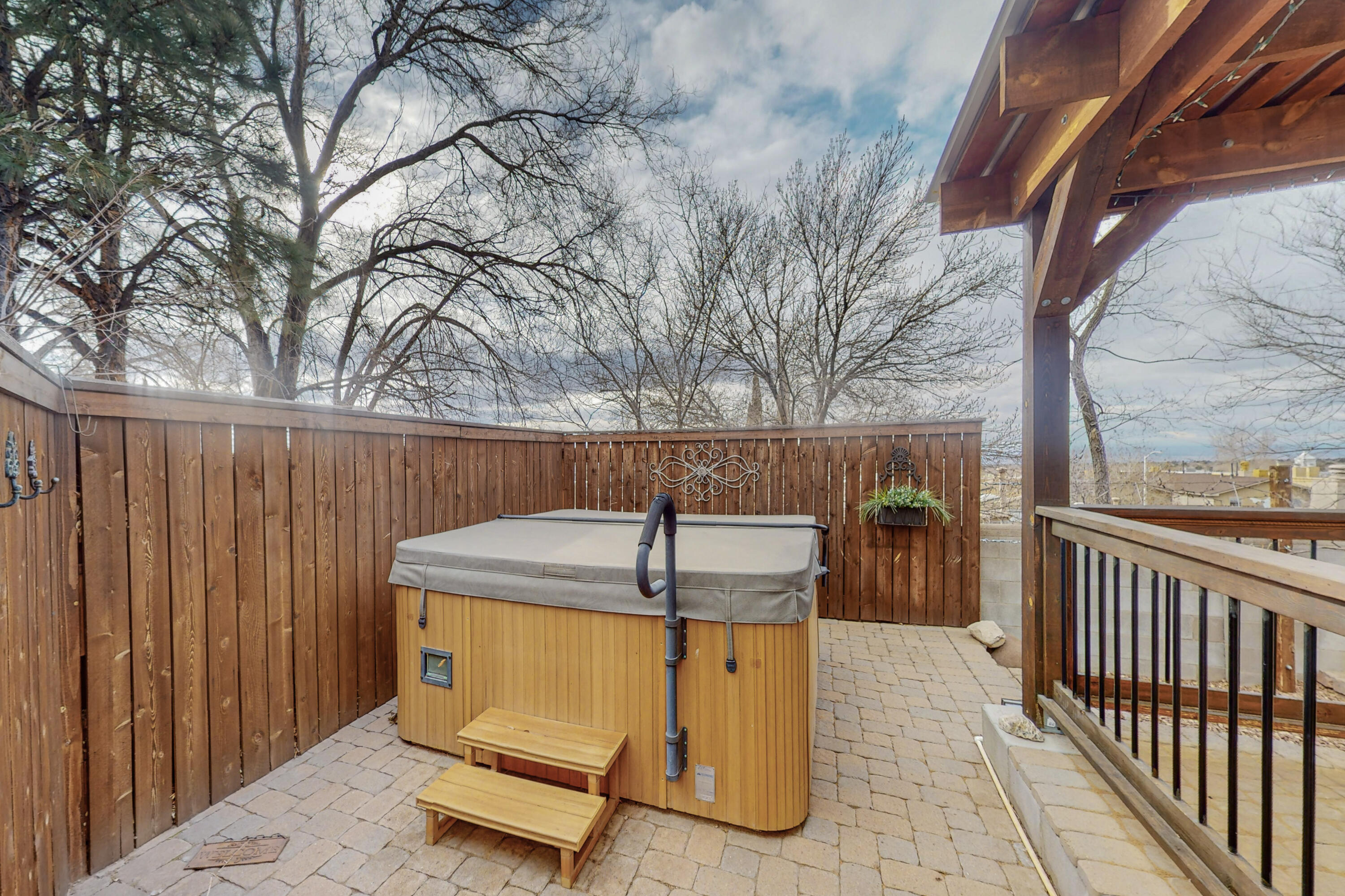 2833 Palo Alto Drive NE