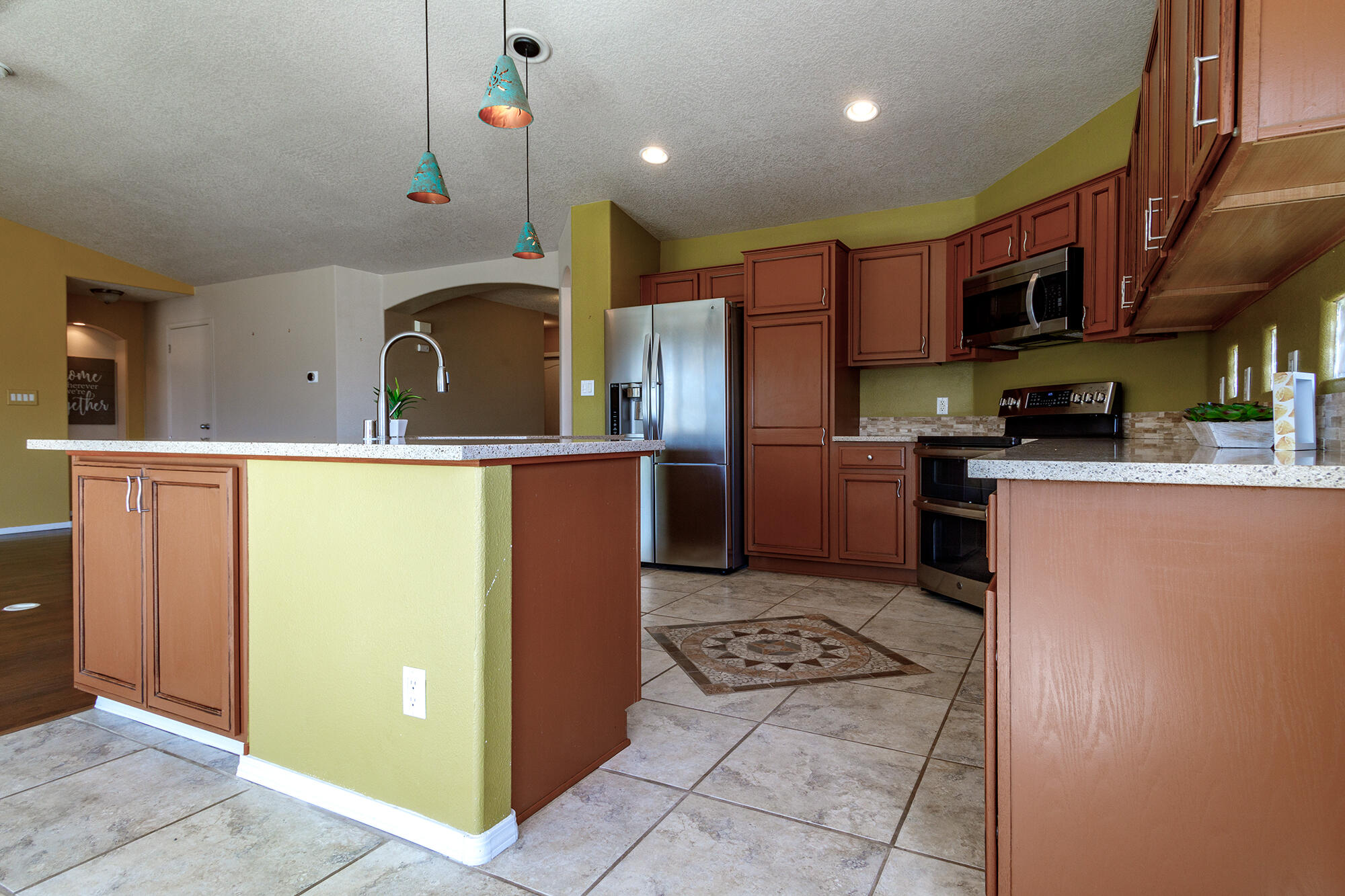 1324 Monterrey Road NE