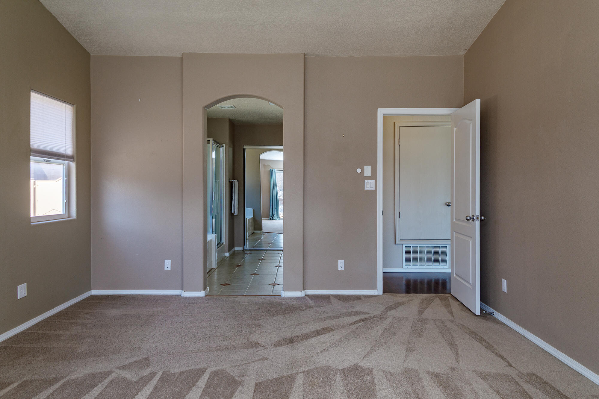 1324 Monterrey Road NE
