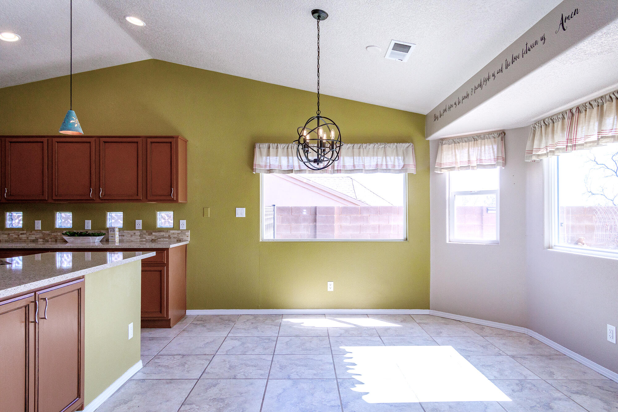 1324 Monterrey Road NE
