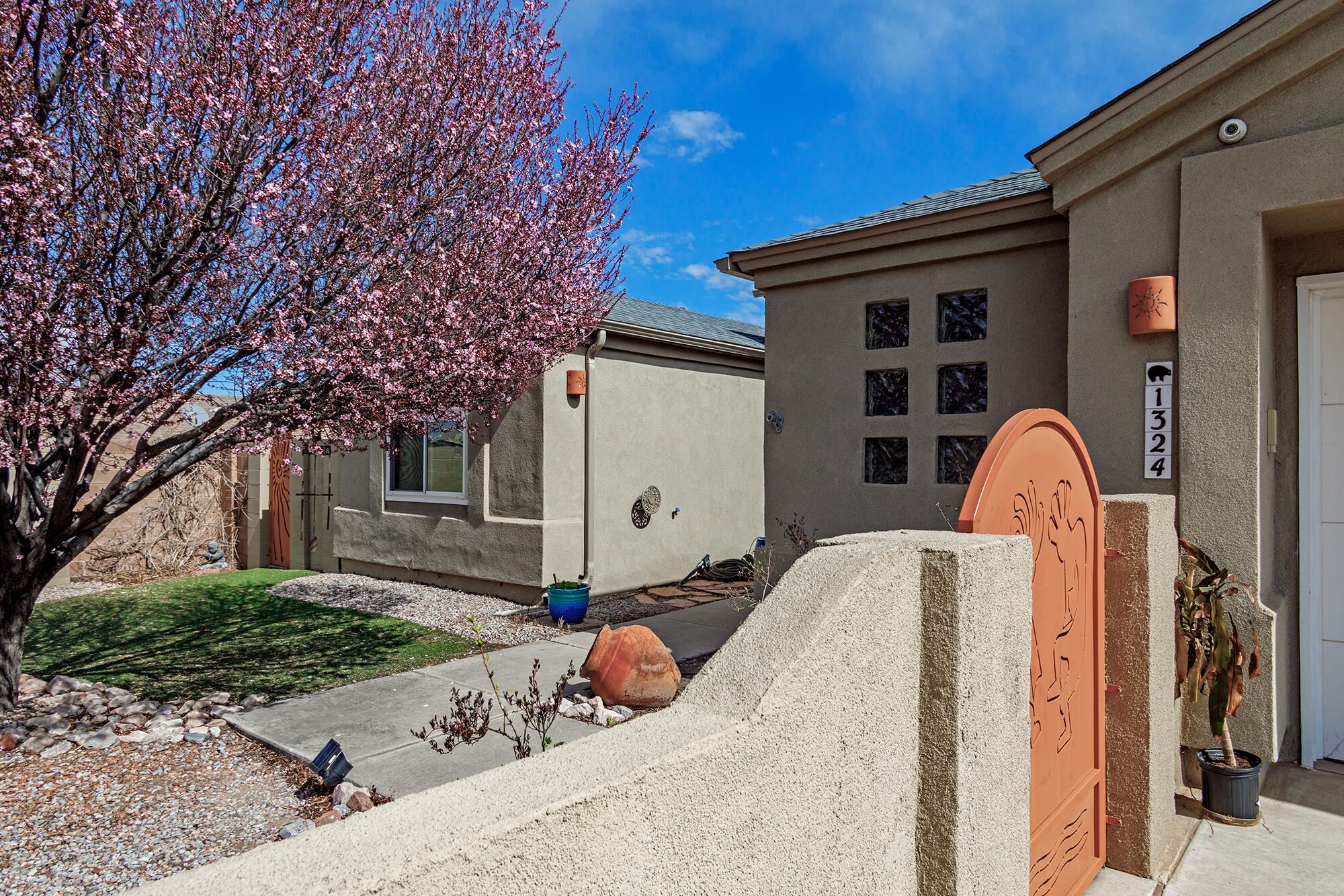 1324 Monterrey Road NE