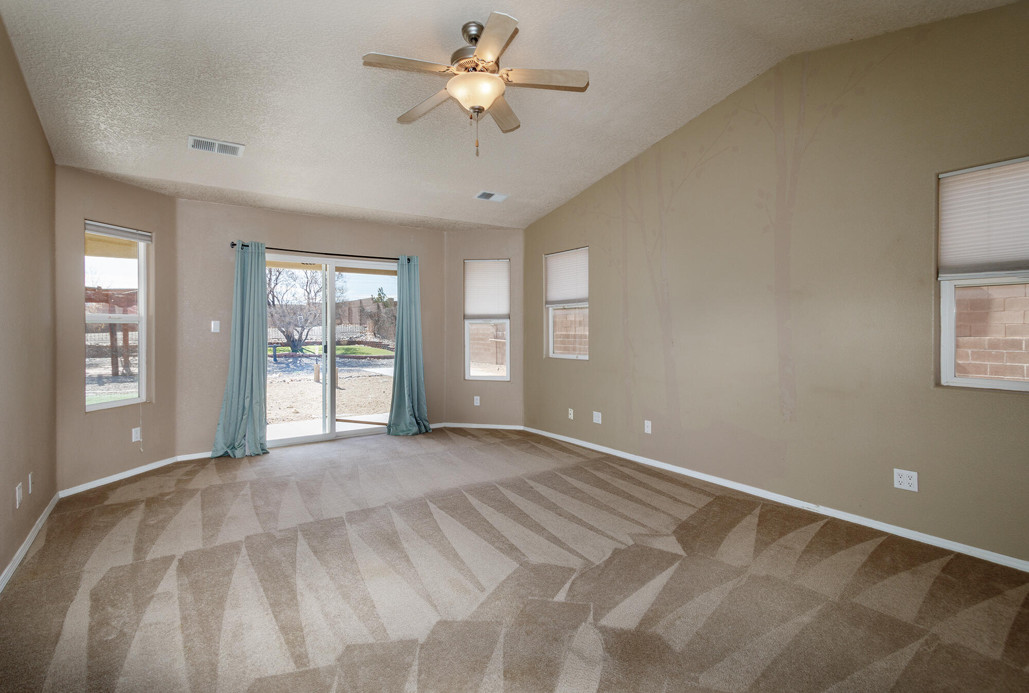 1324 Monterrey Road NE