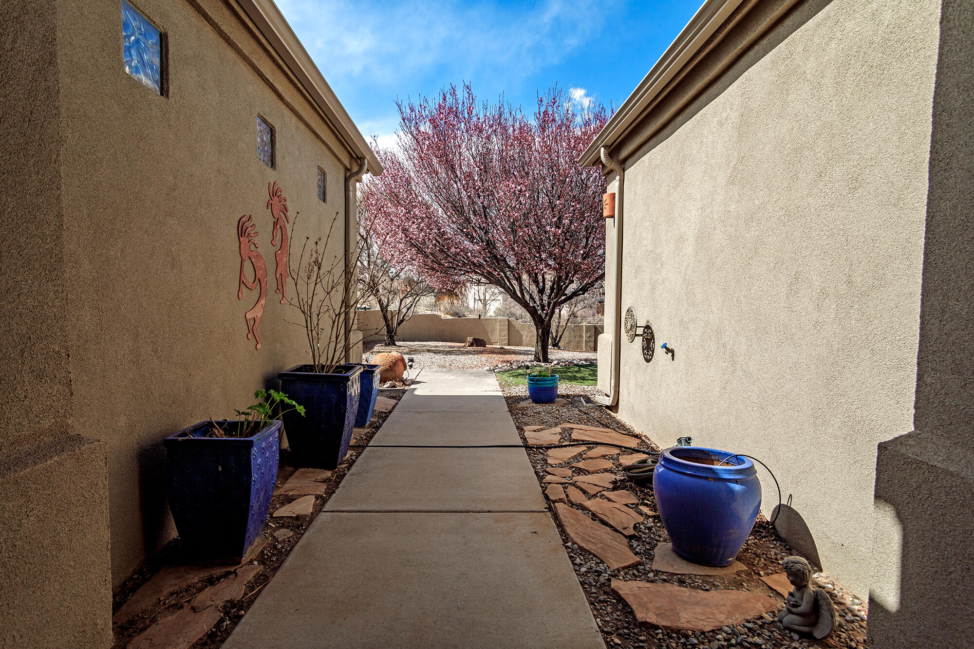 1324 Monterrey Road NE