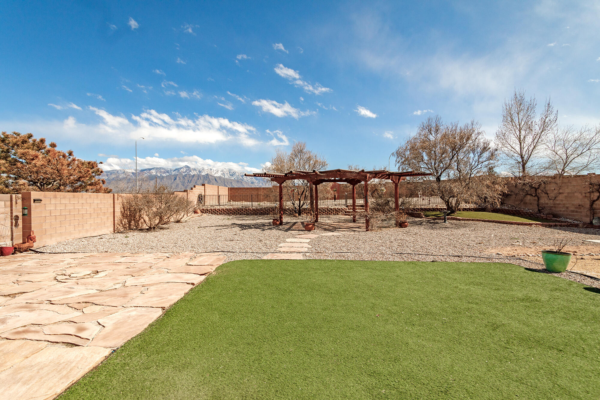 1324 Monterrey Road NE