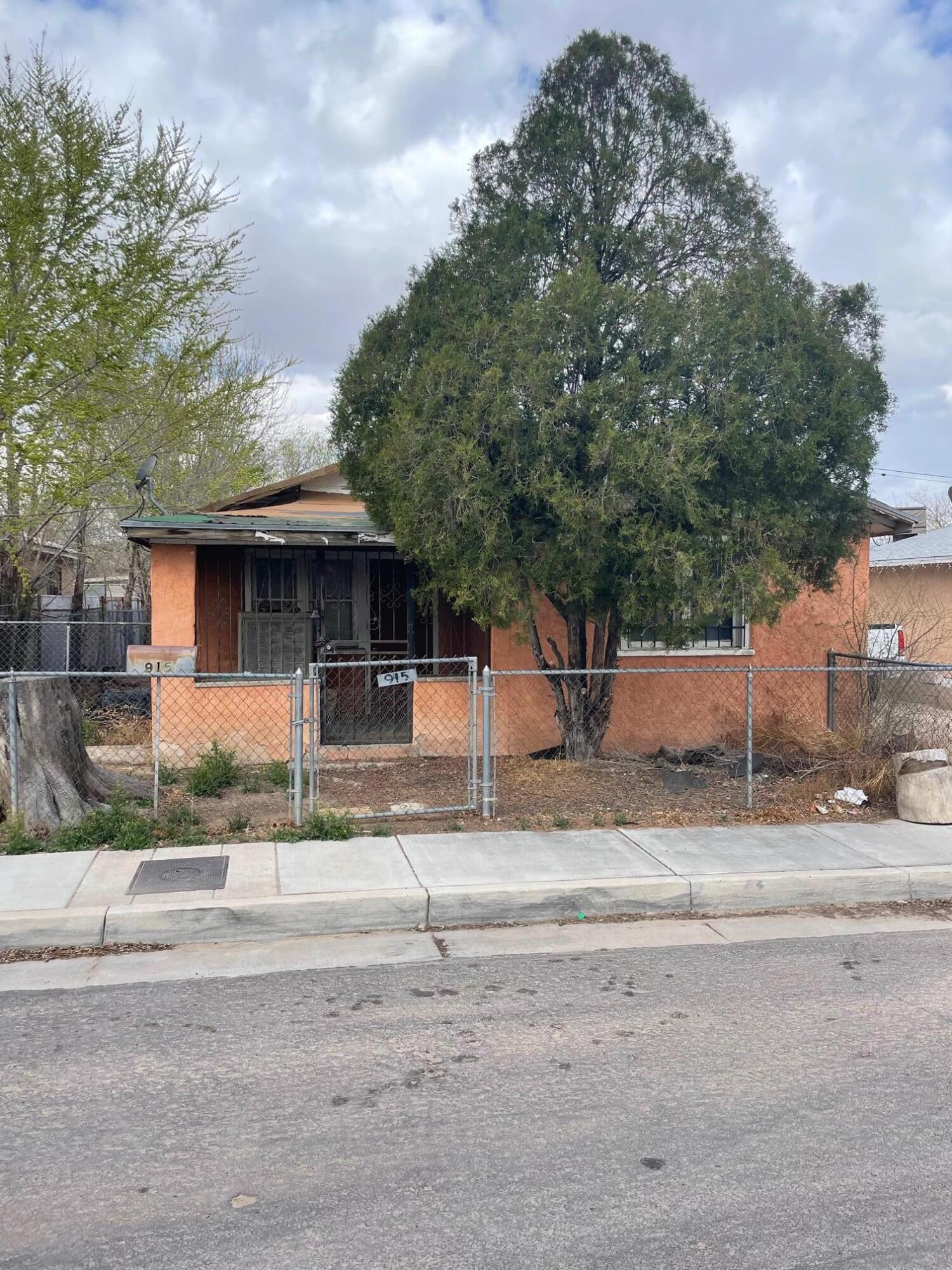 915 7th Street SW