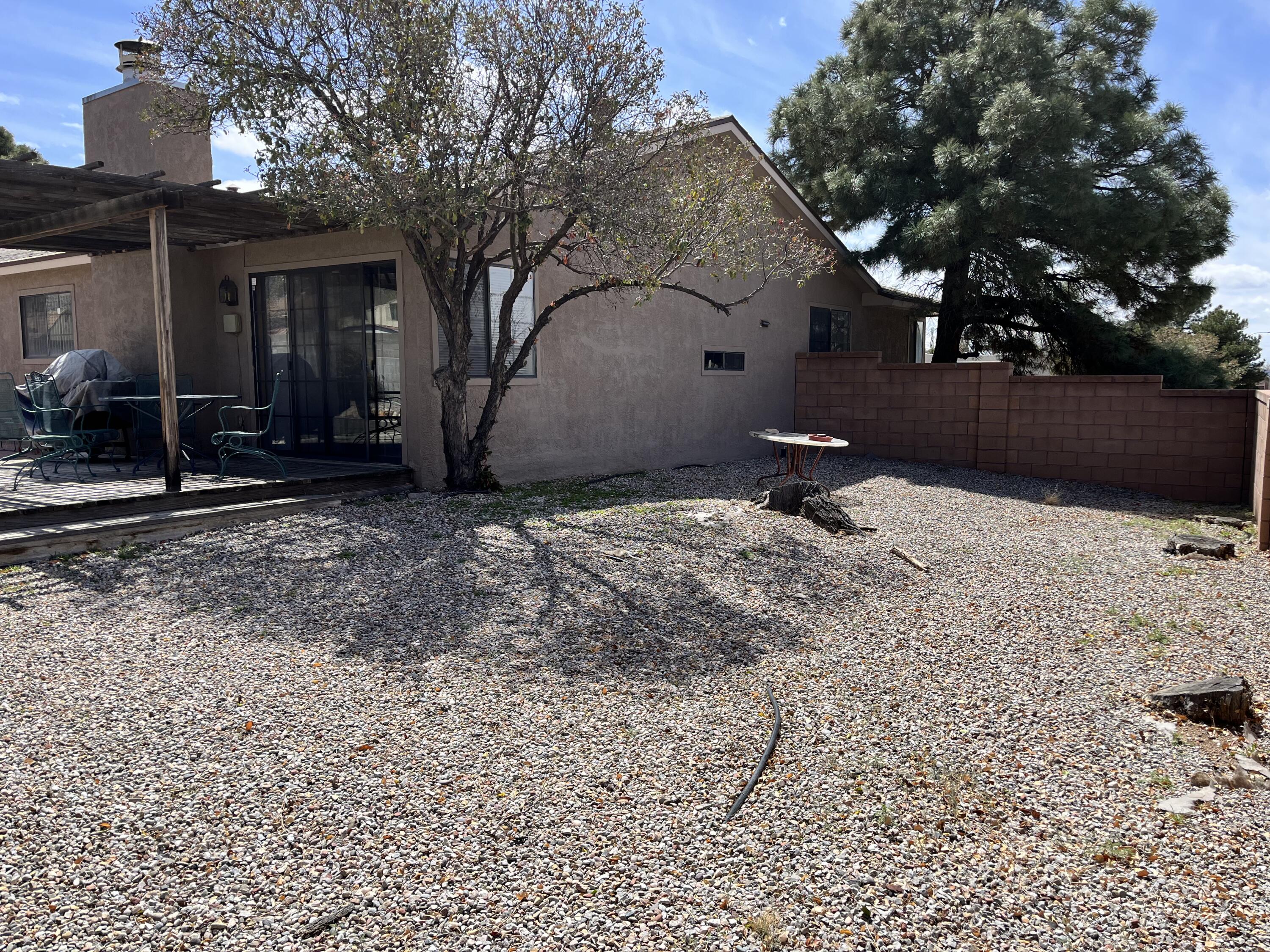 8201 Otero Avenue NE