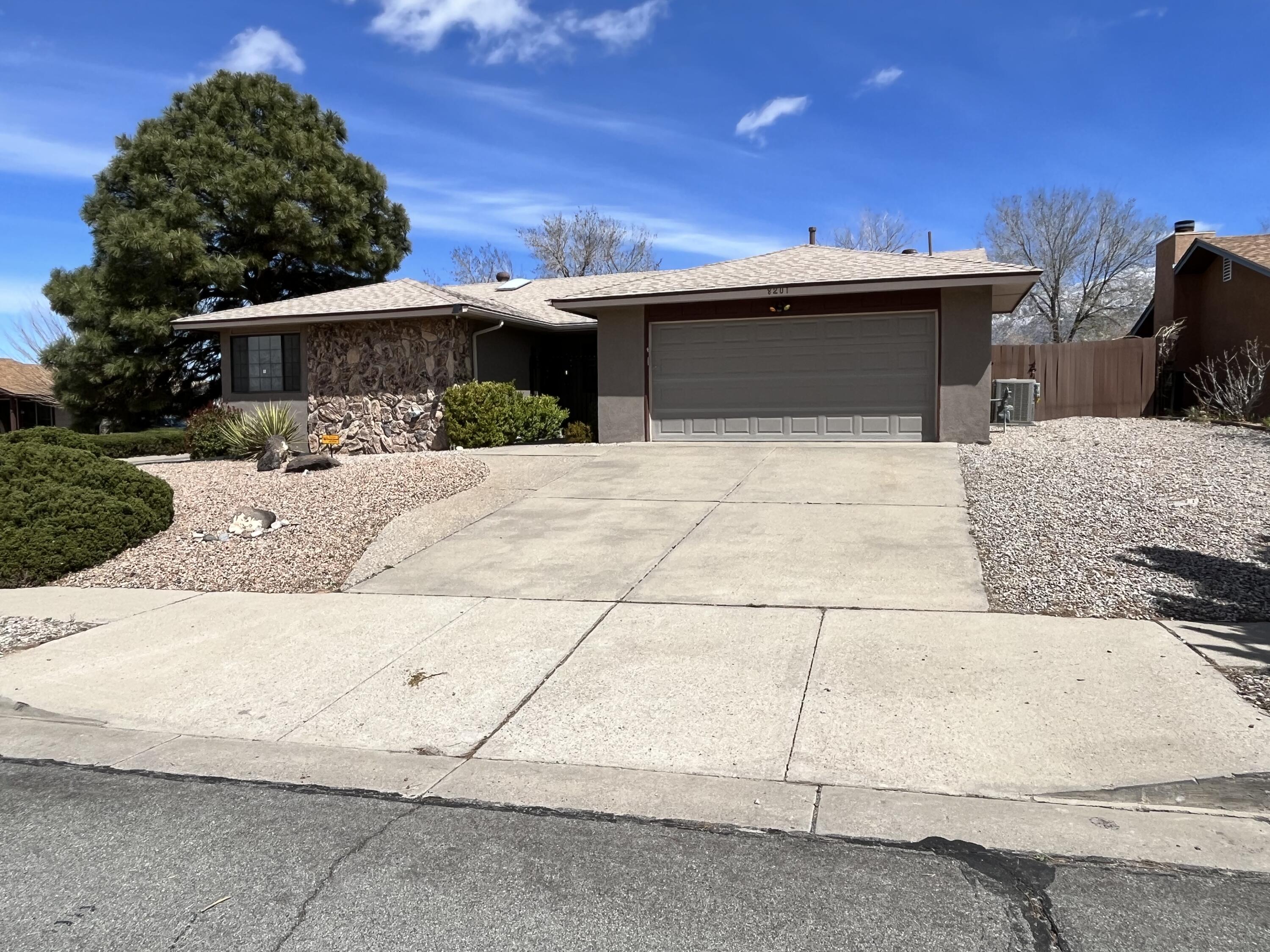 8201 Otero Avenue NE