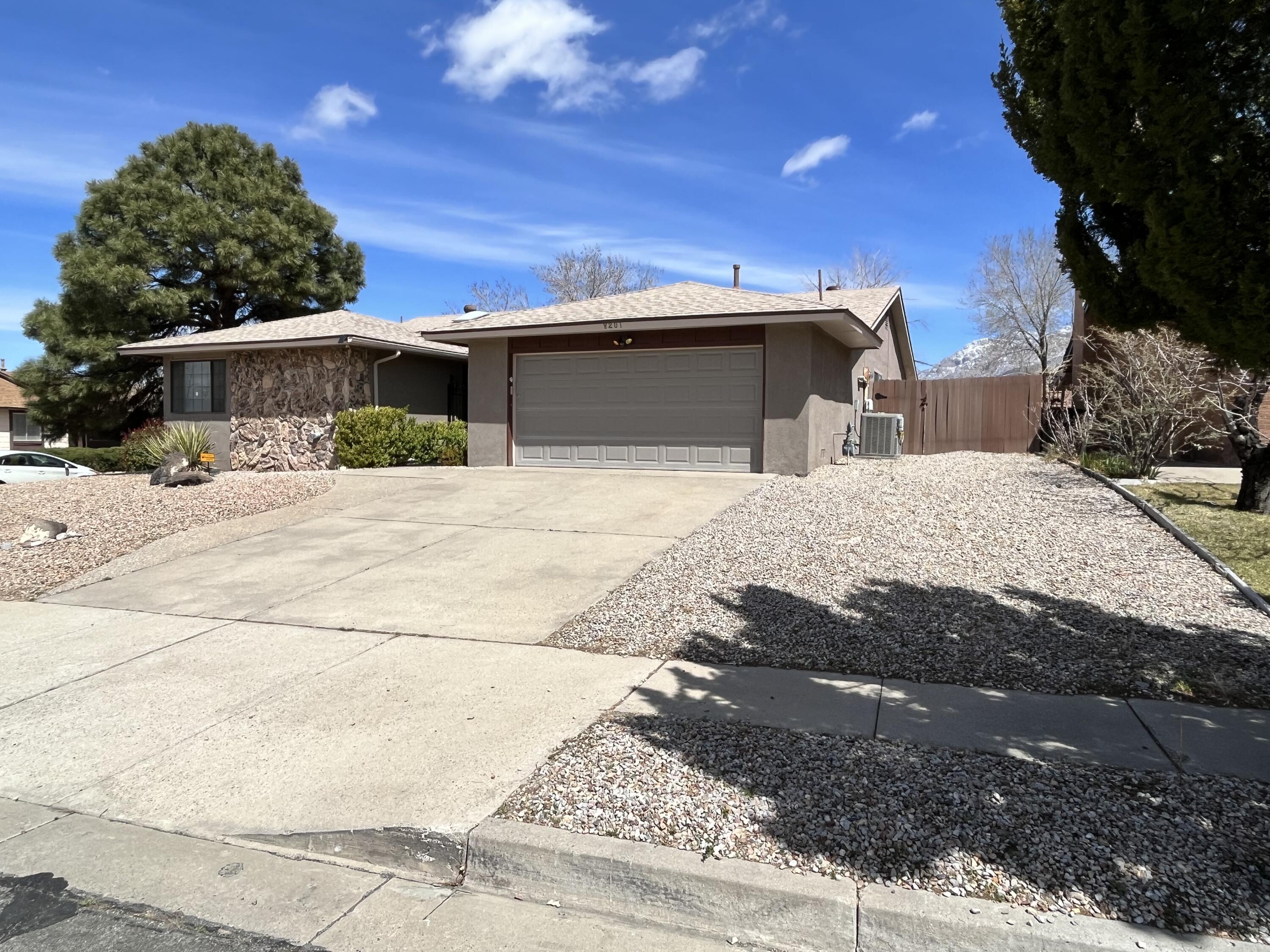 8201 Otero Avenue NE