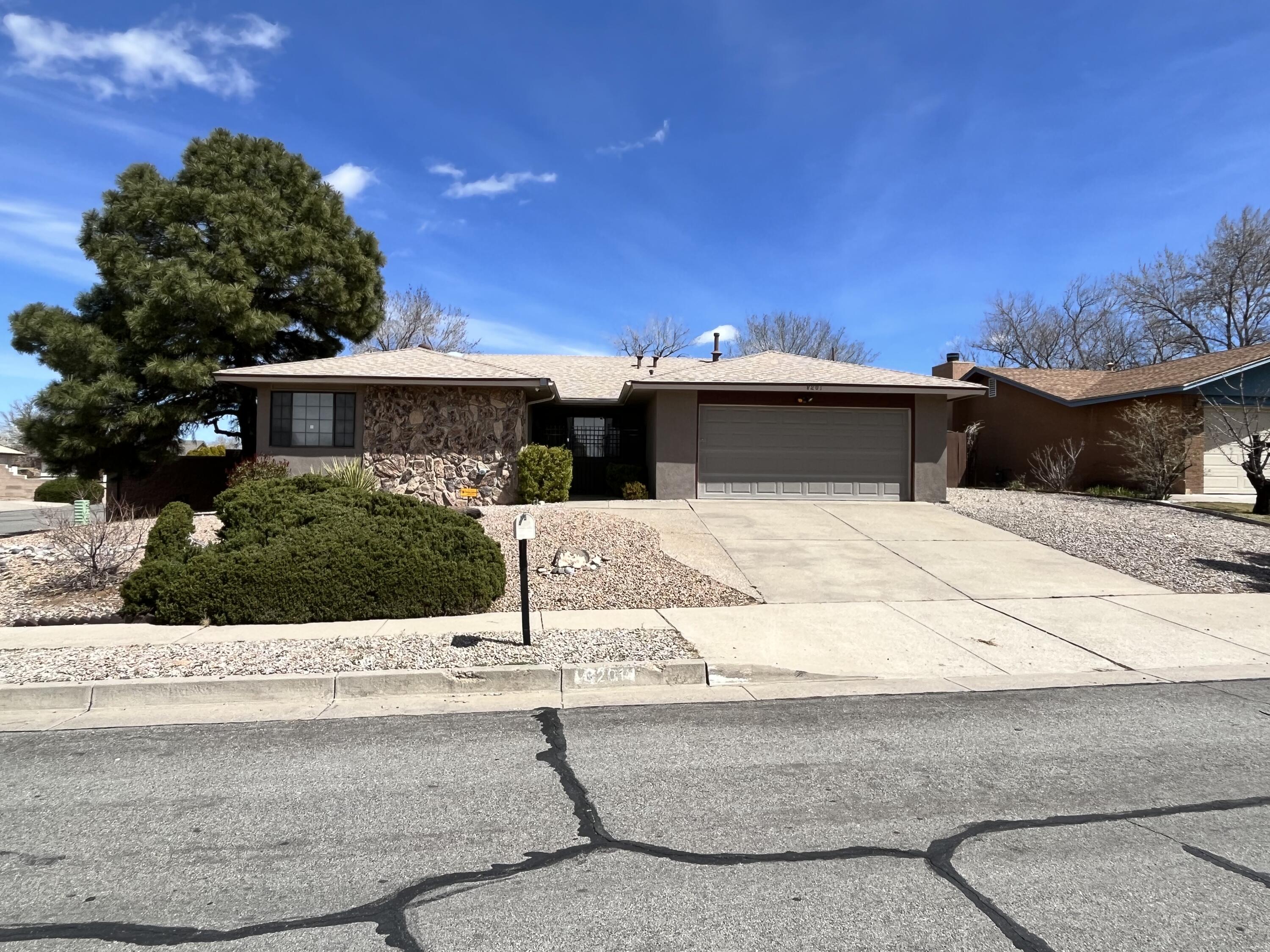 8201 Otero Avenue NE