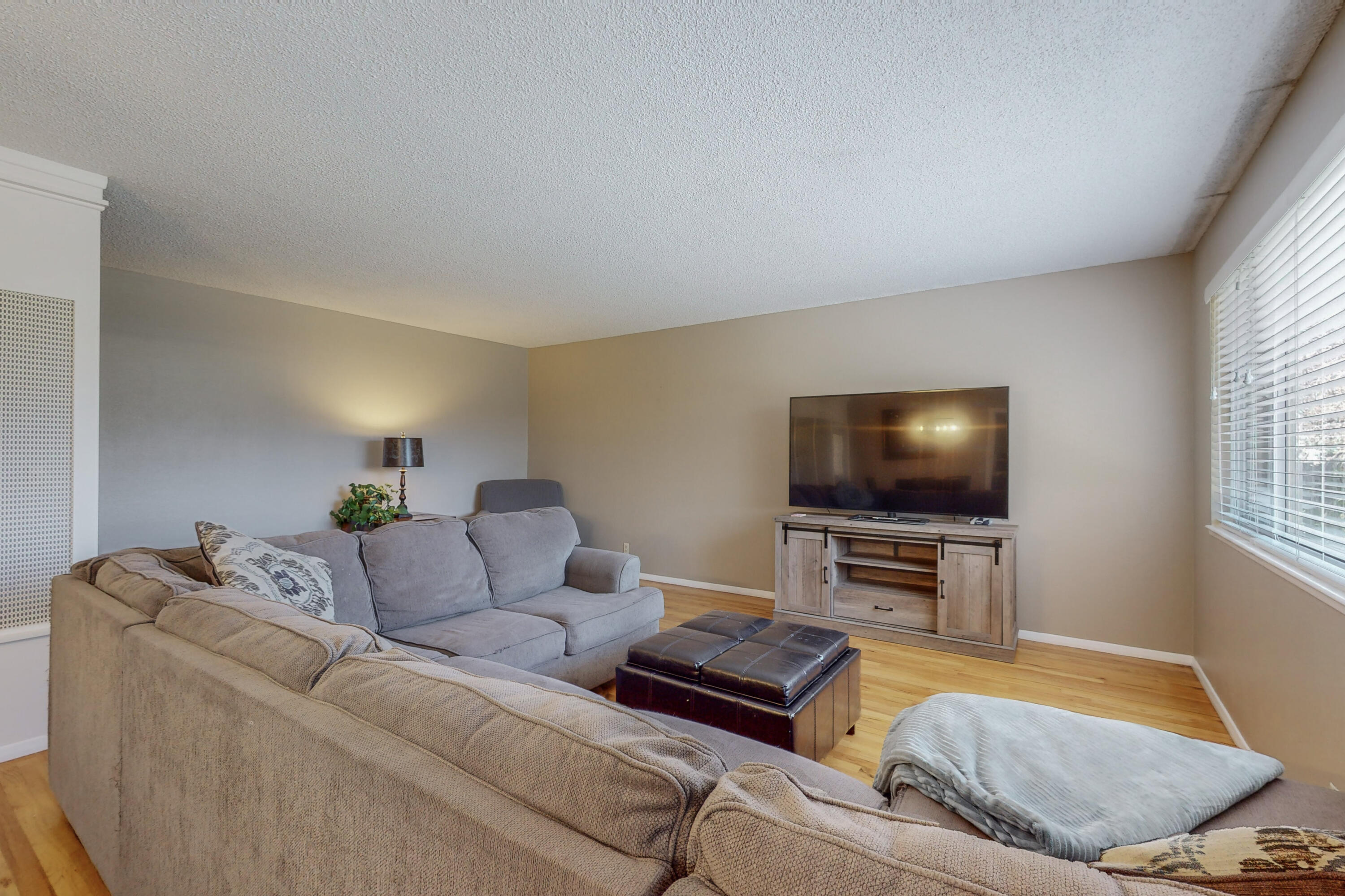 3318 Rhode Island Drive NE