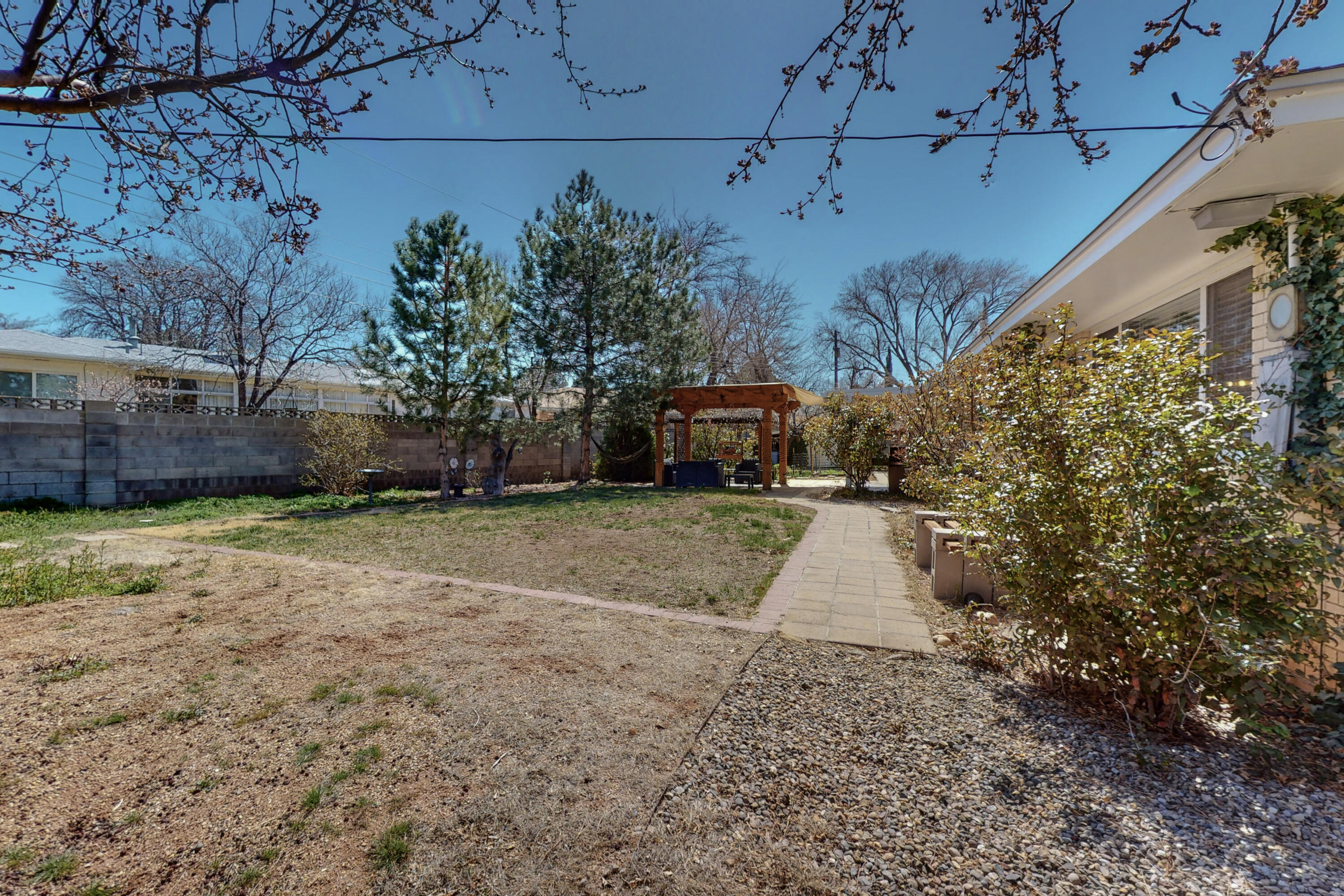 3318 Rhode Island Drive NE
