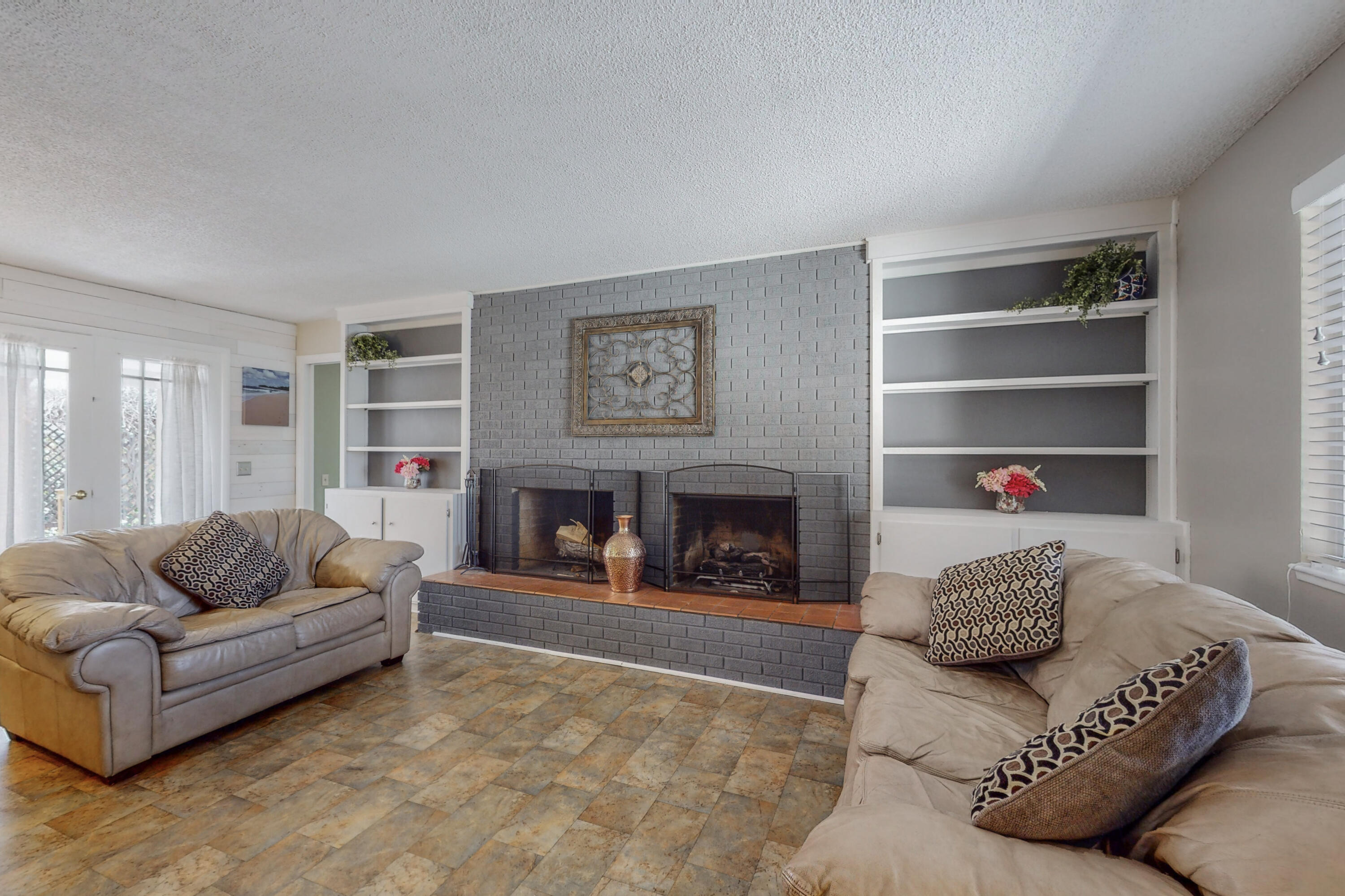 3318 Rhode Island Drive NE