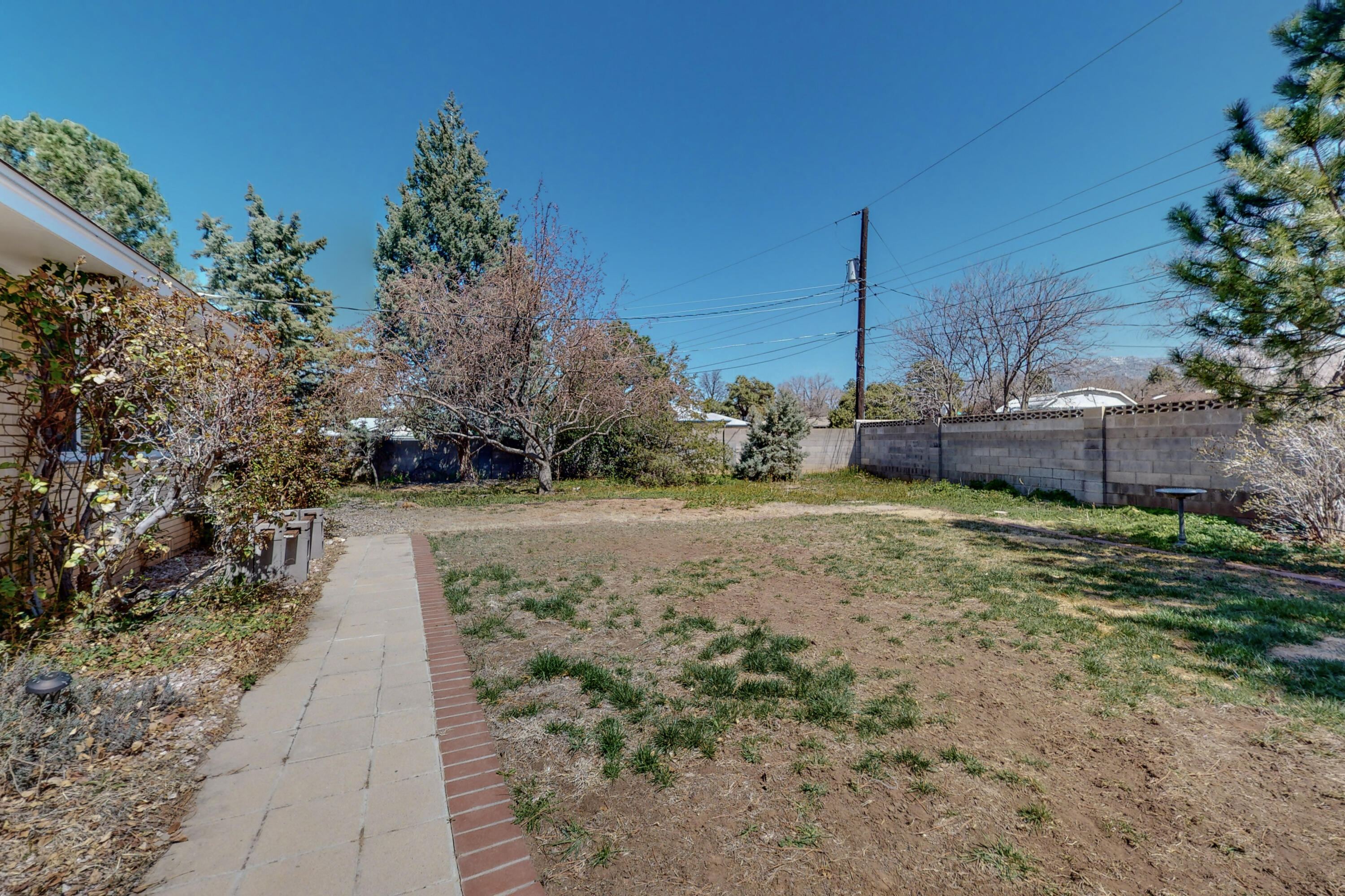 3318 Rhode Island Drive NE
