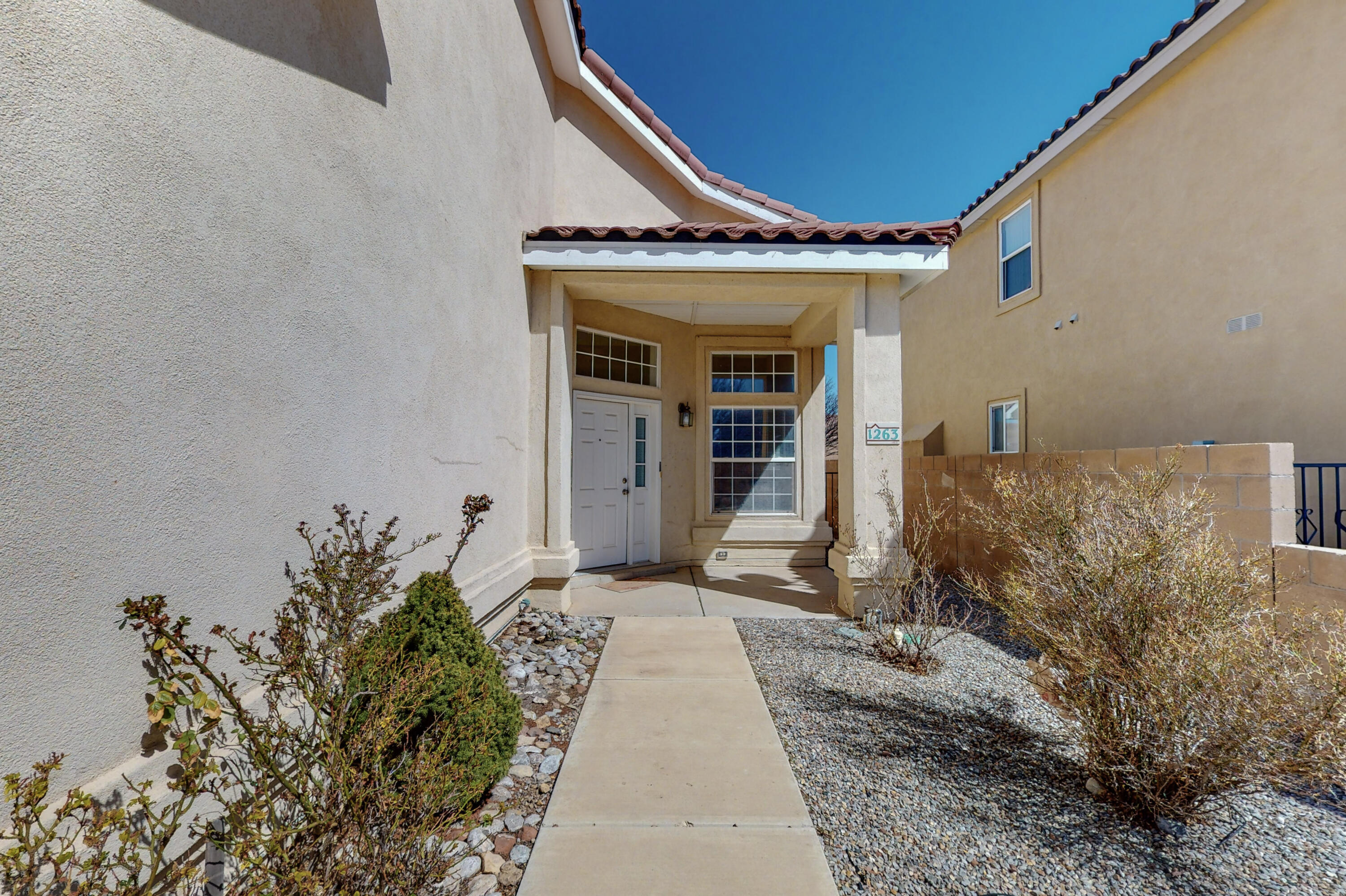1263 Mirador Loop NE