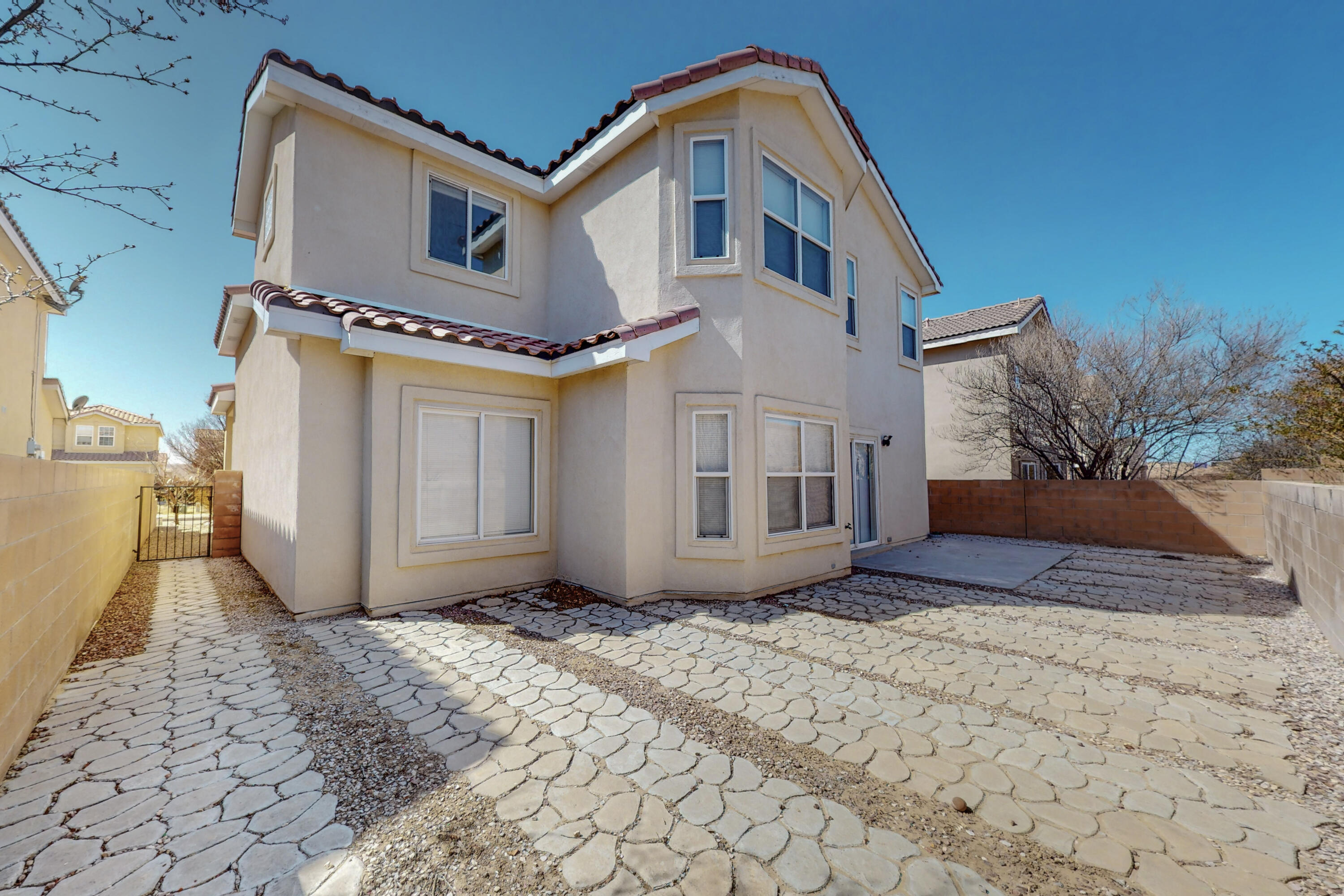 1263 Mirador Loop NE