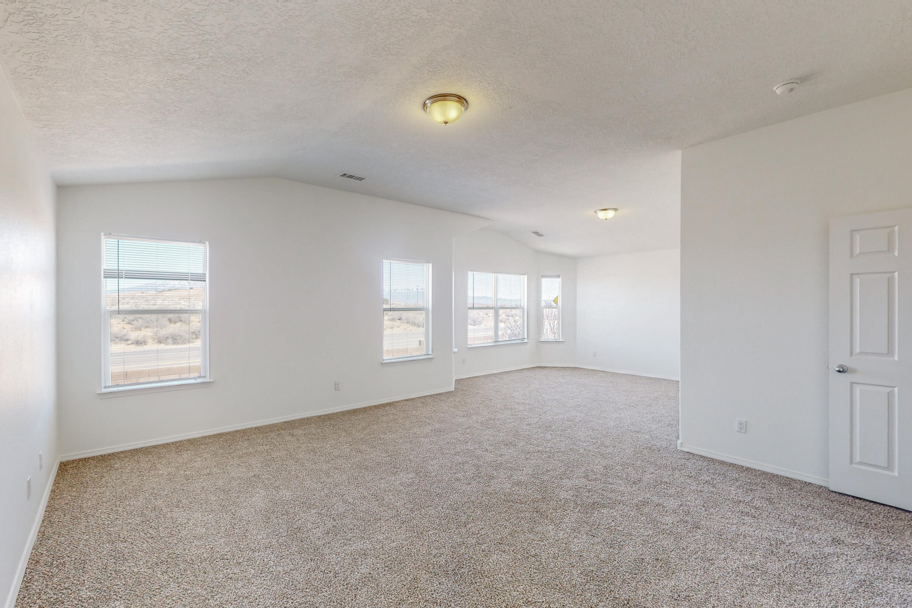 1263 Mirador Loop NE