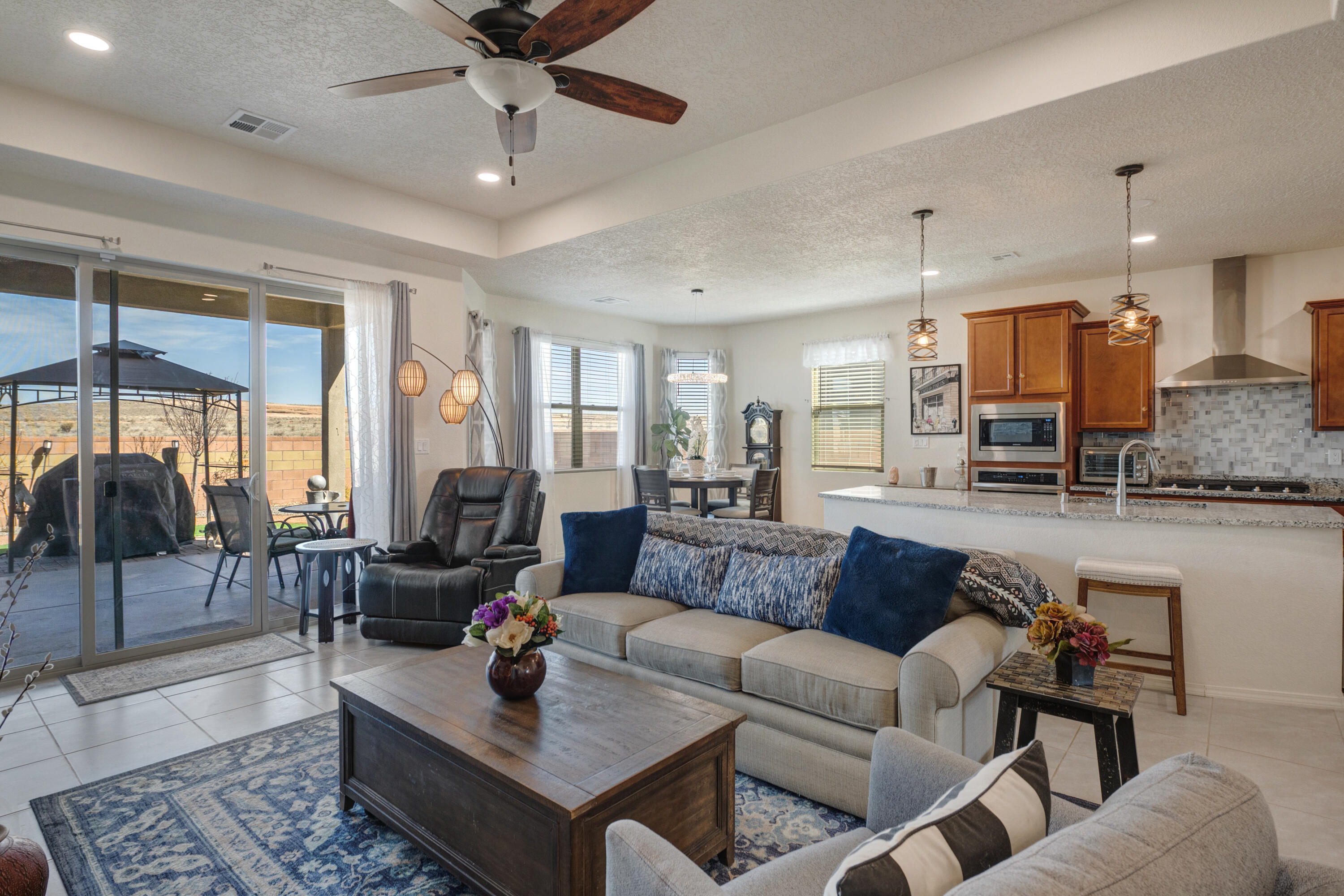 2701 S Camino Plata Loop NE