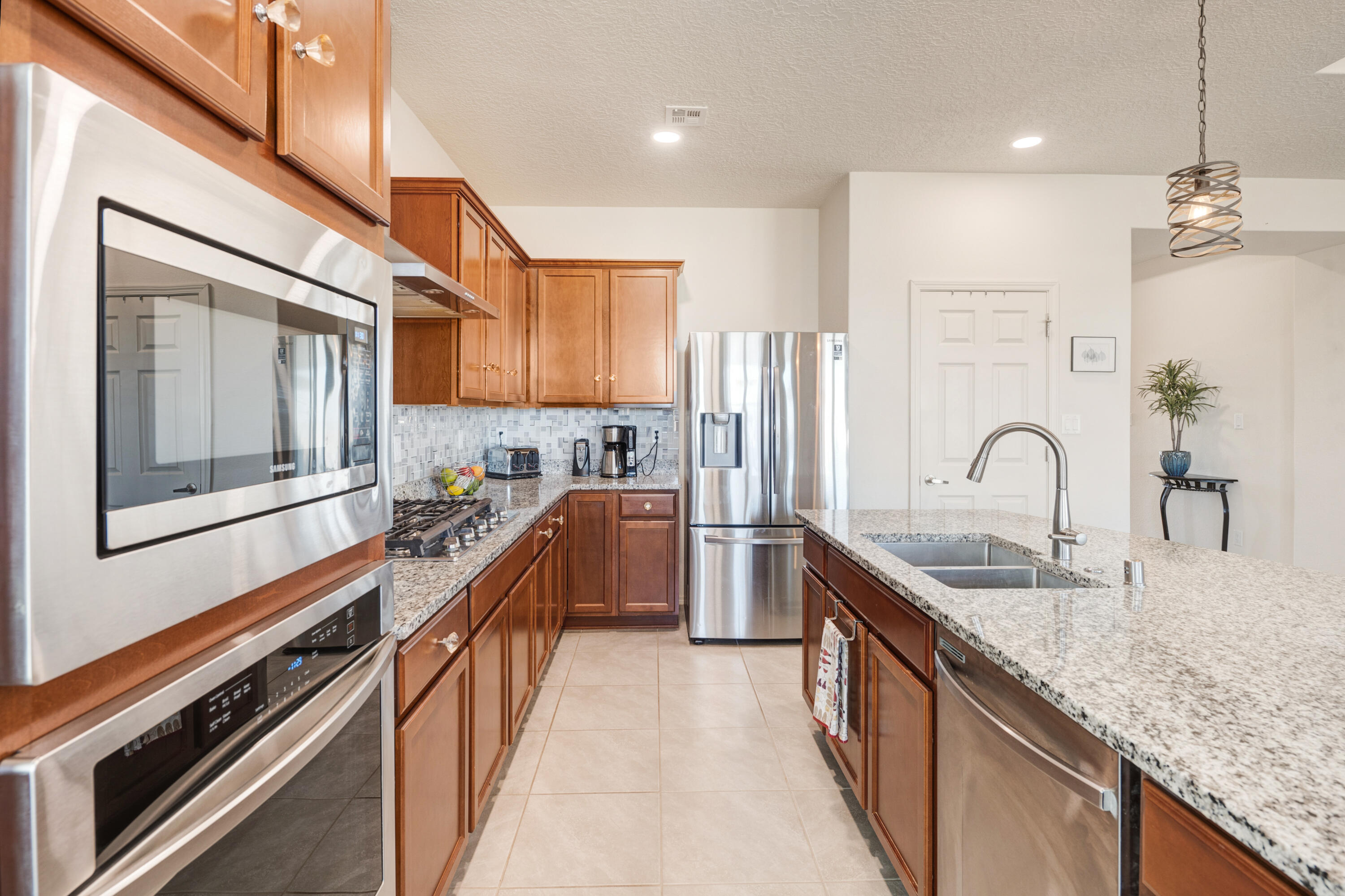 2701 S Camino Plata Loop NE