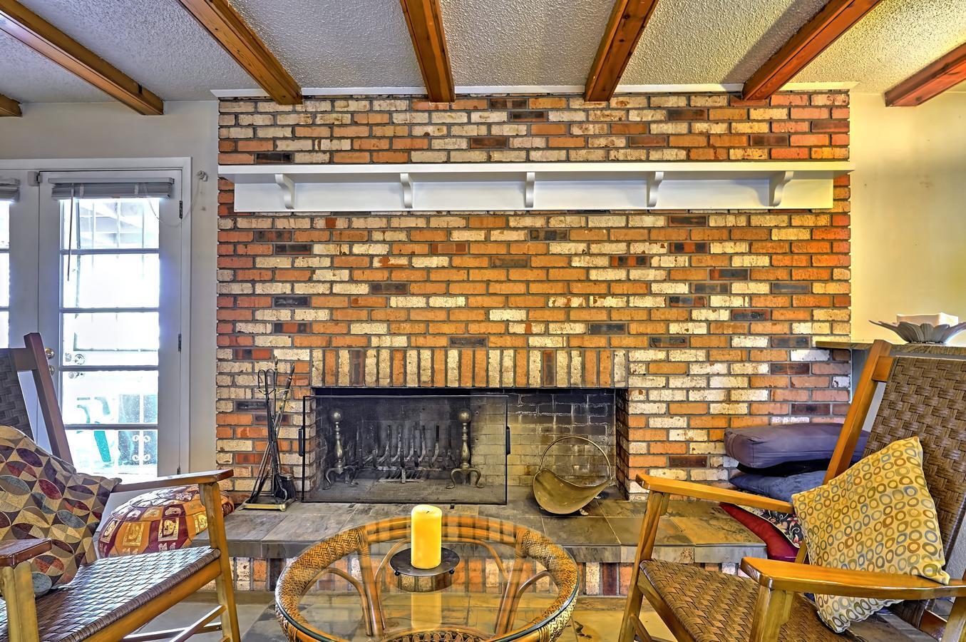 7605 Palo Duro Avenue NE