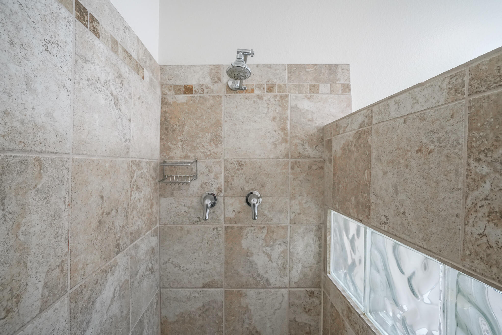 7300 Canary Lane NE