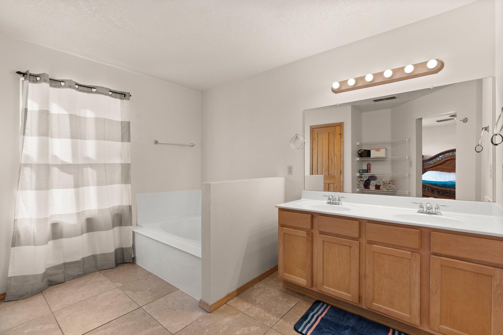 3292 San Ildefonso Loop NE