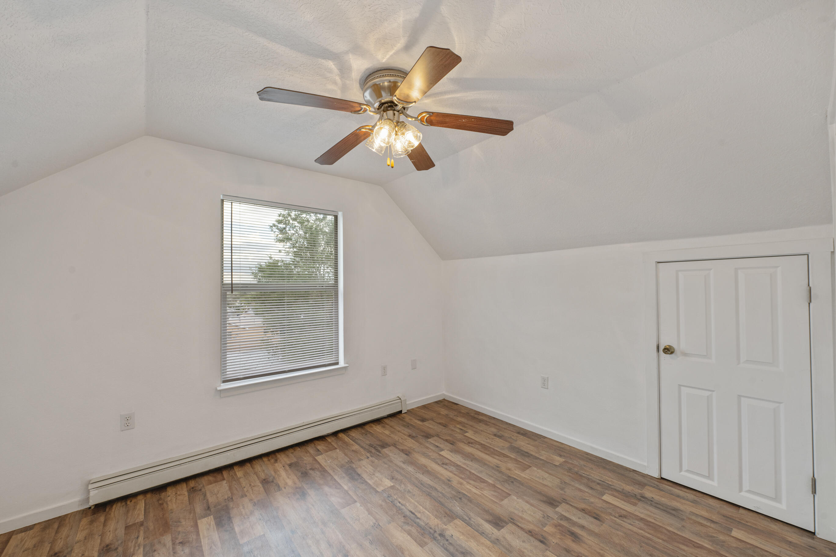 1021 Edith Boulevard NE