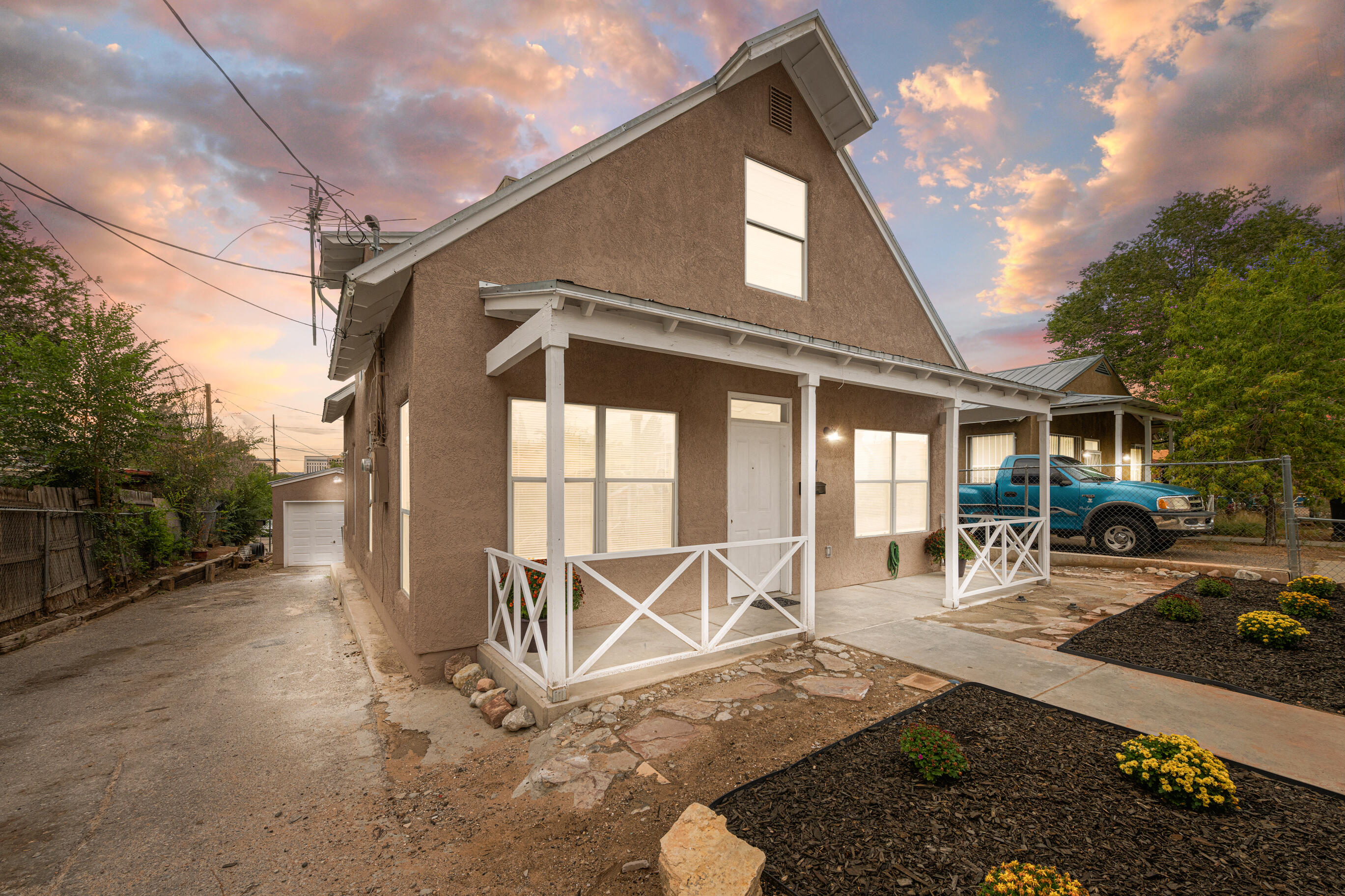 1021 Edith Boulevard NE