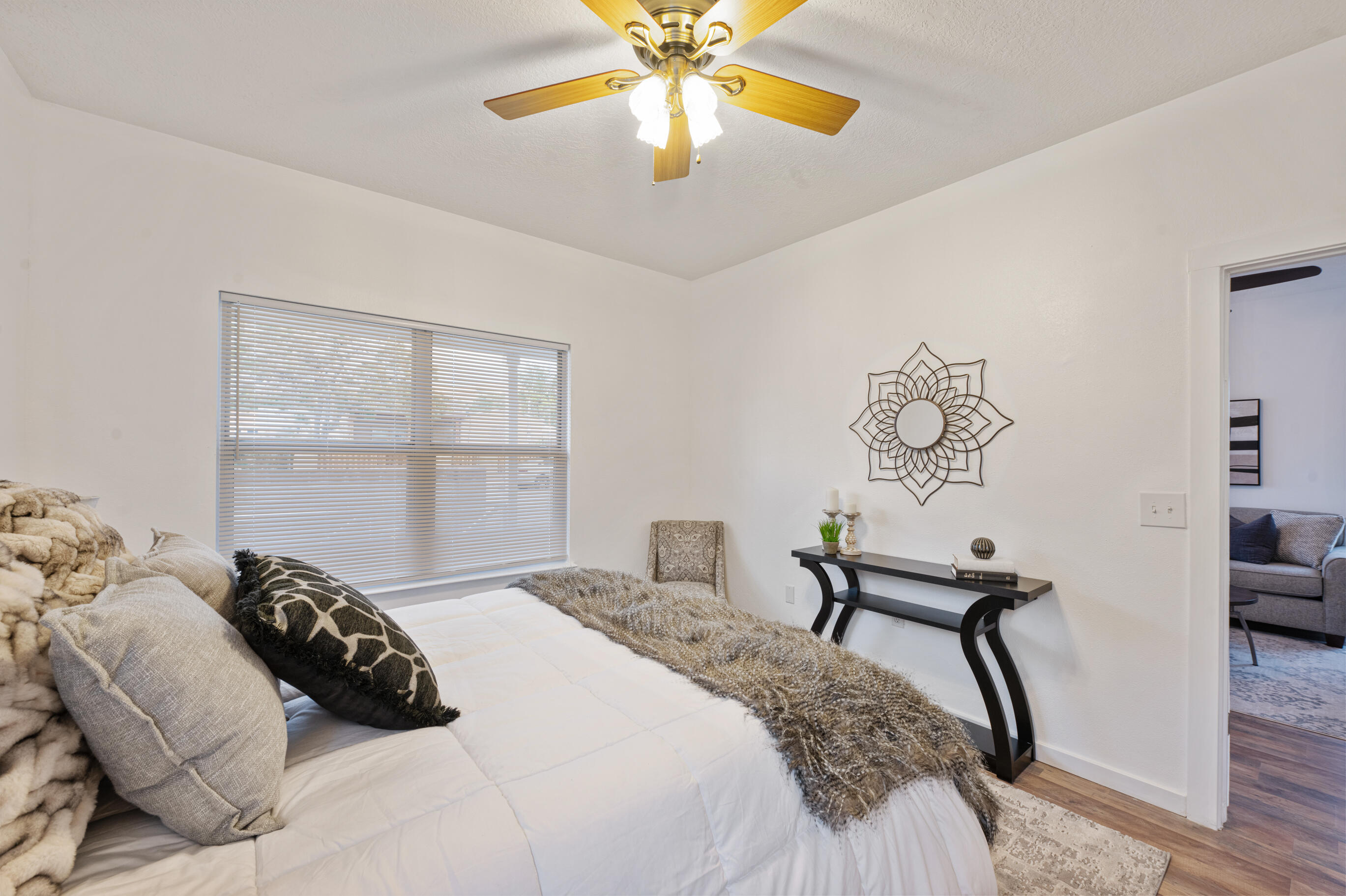 1021 Edith Boulevard NE