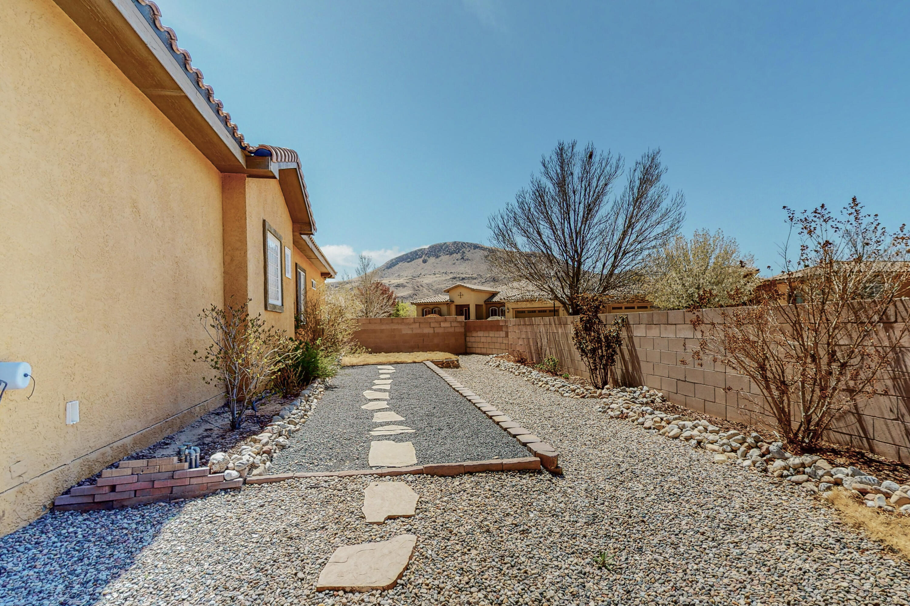 171 Zuni River Circle SW