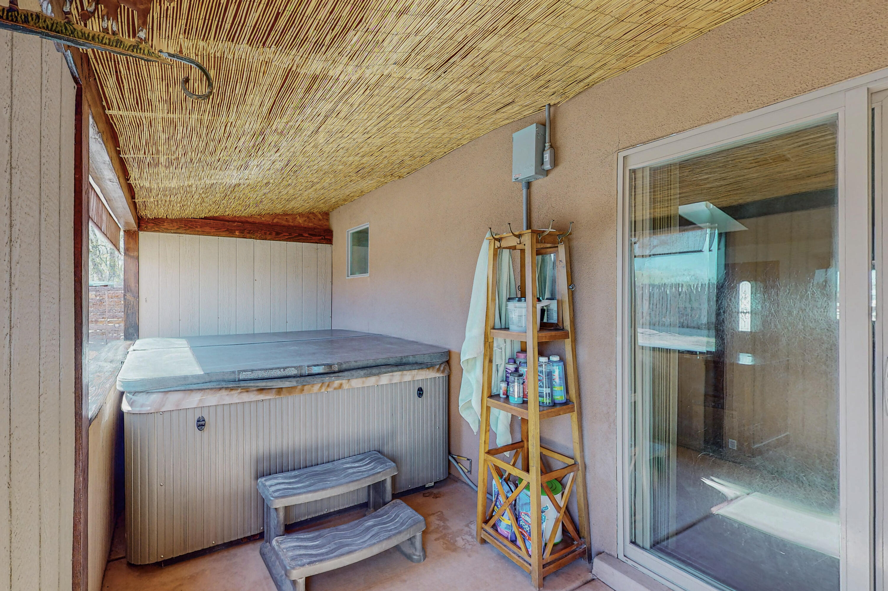 318 Homesite Lane NW