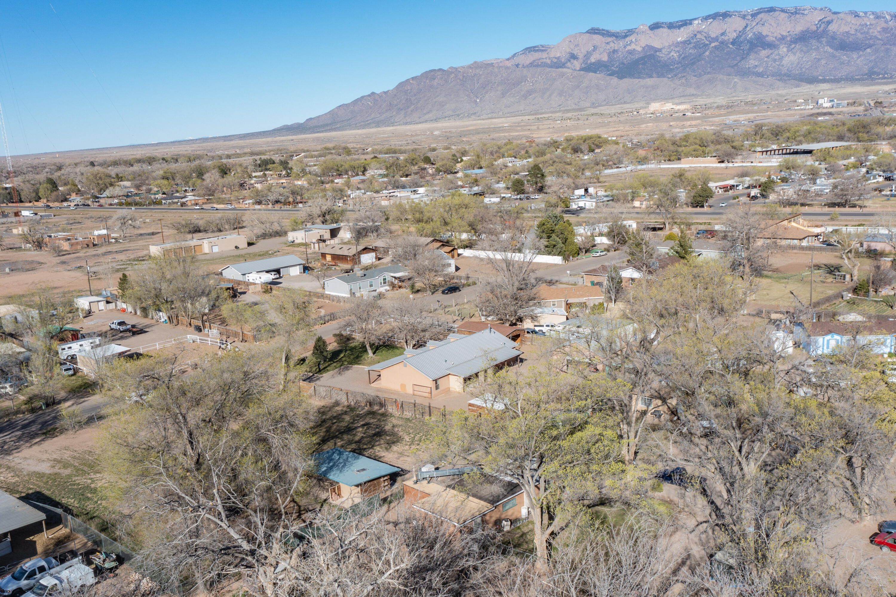 318 Homesite Lane NW