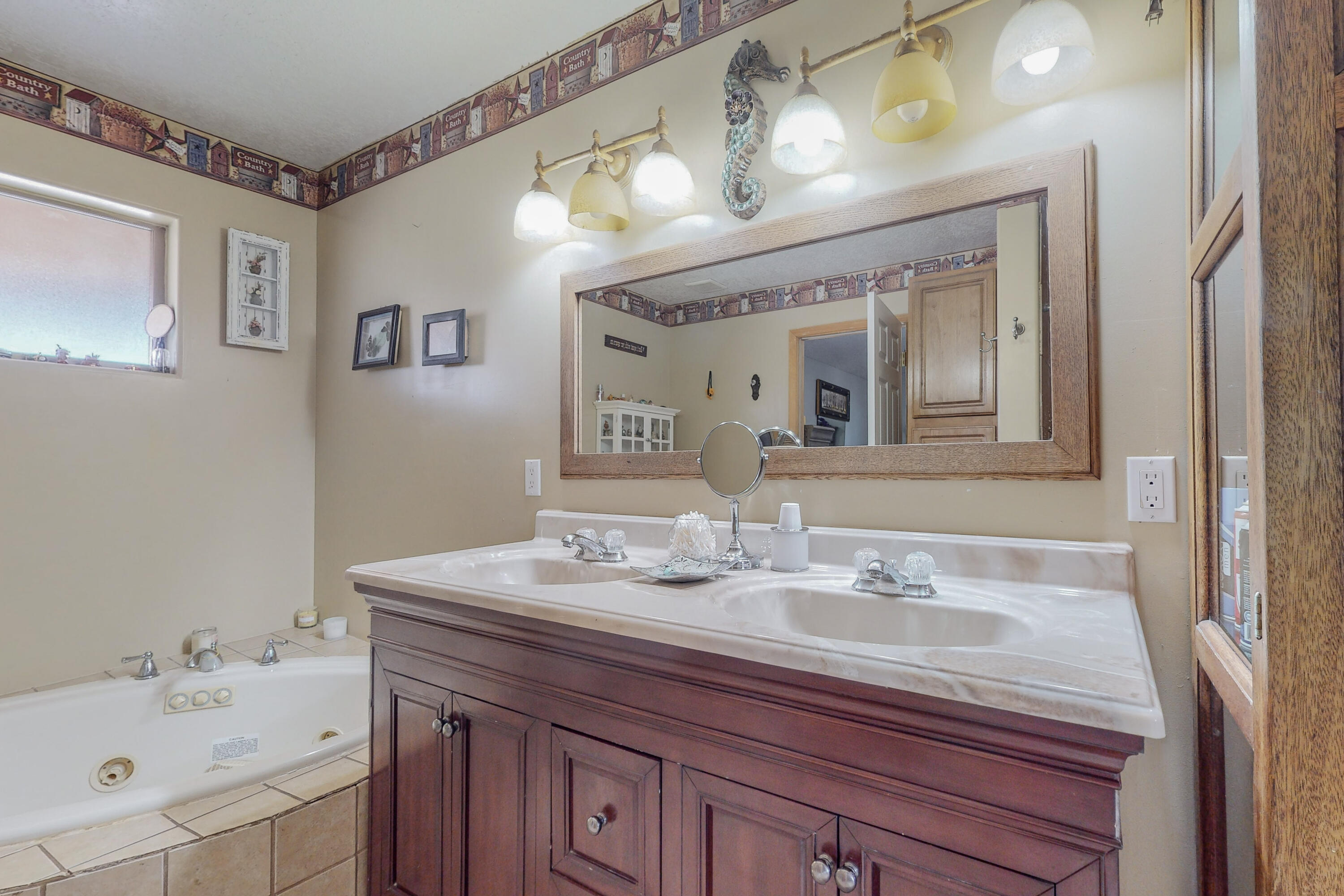 318 Homesite Lane NW