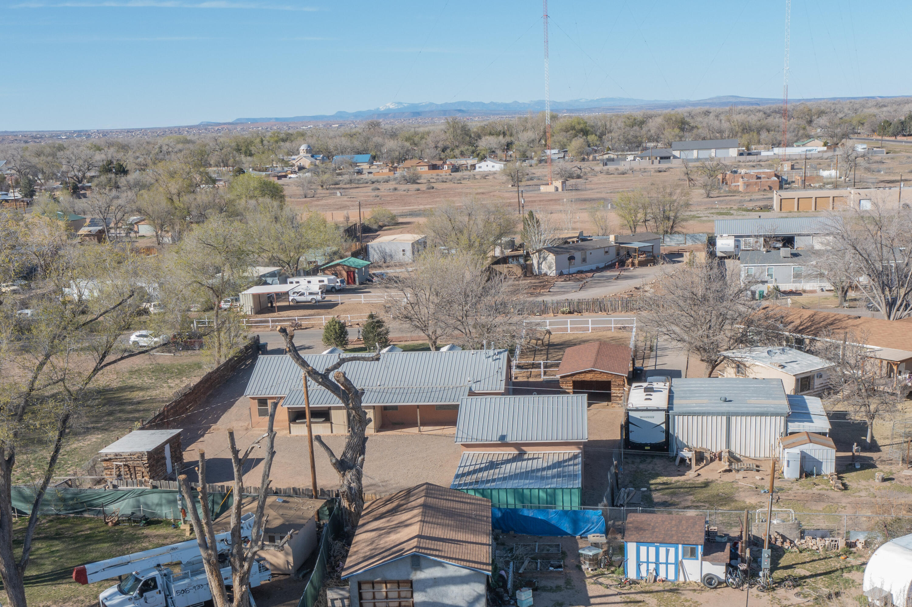 318 Homesite Lane NW