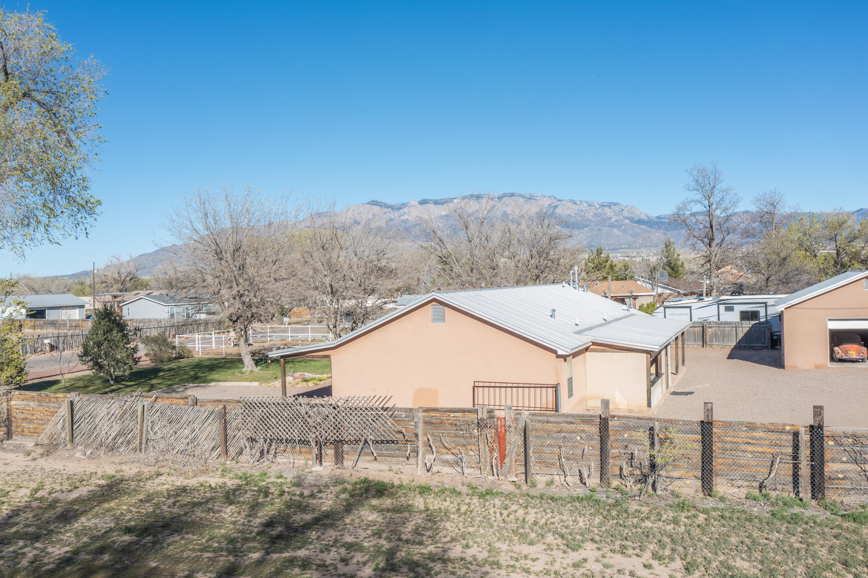 318 Homesite Lane NW