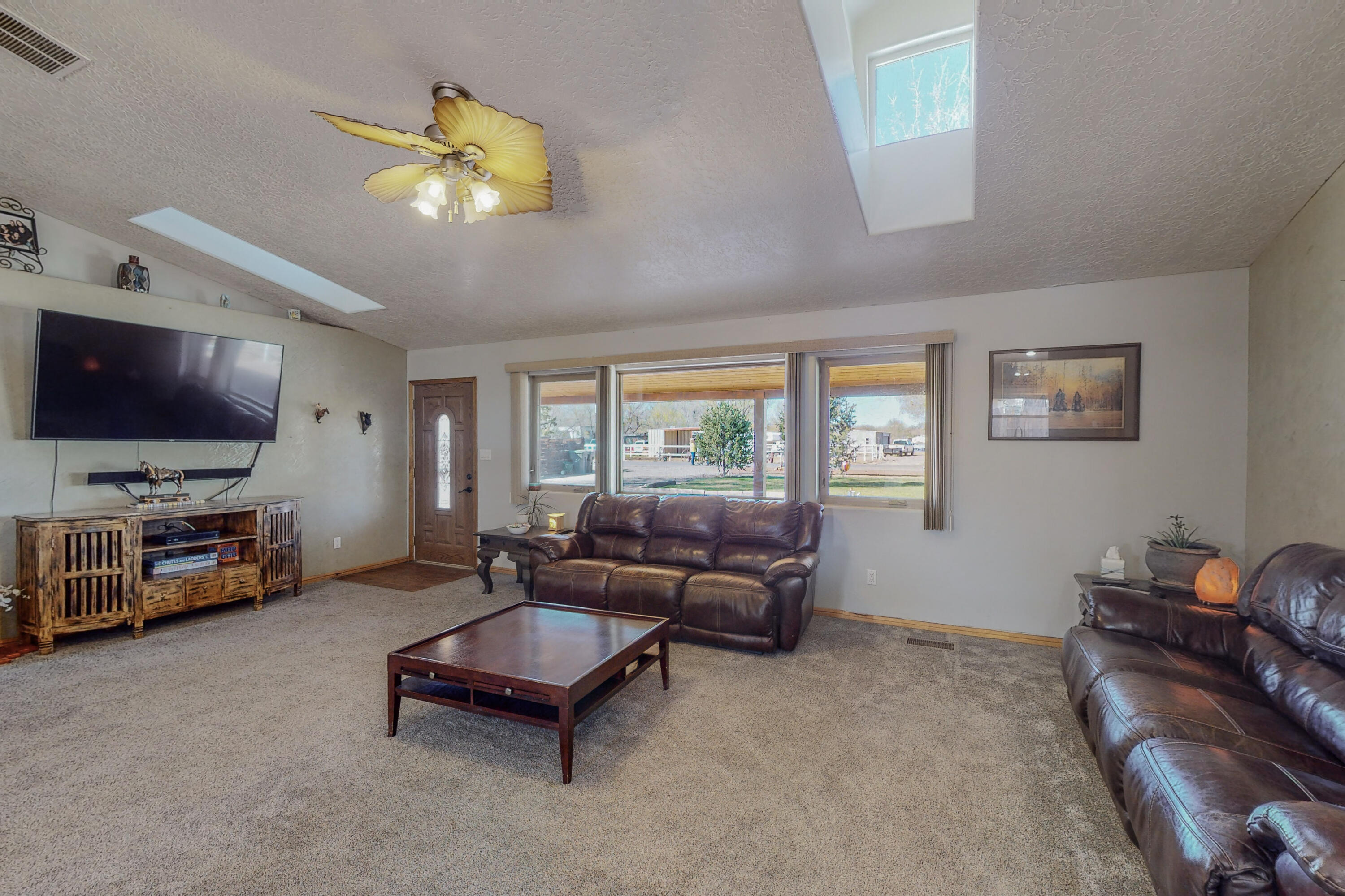 318 Homesite Lane NW