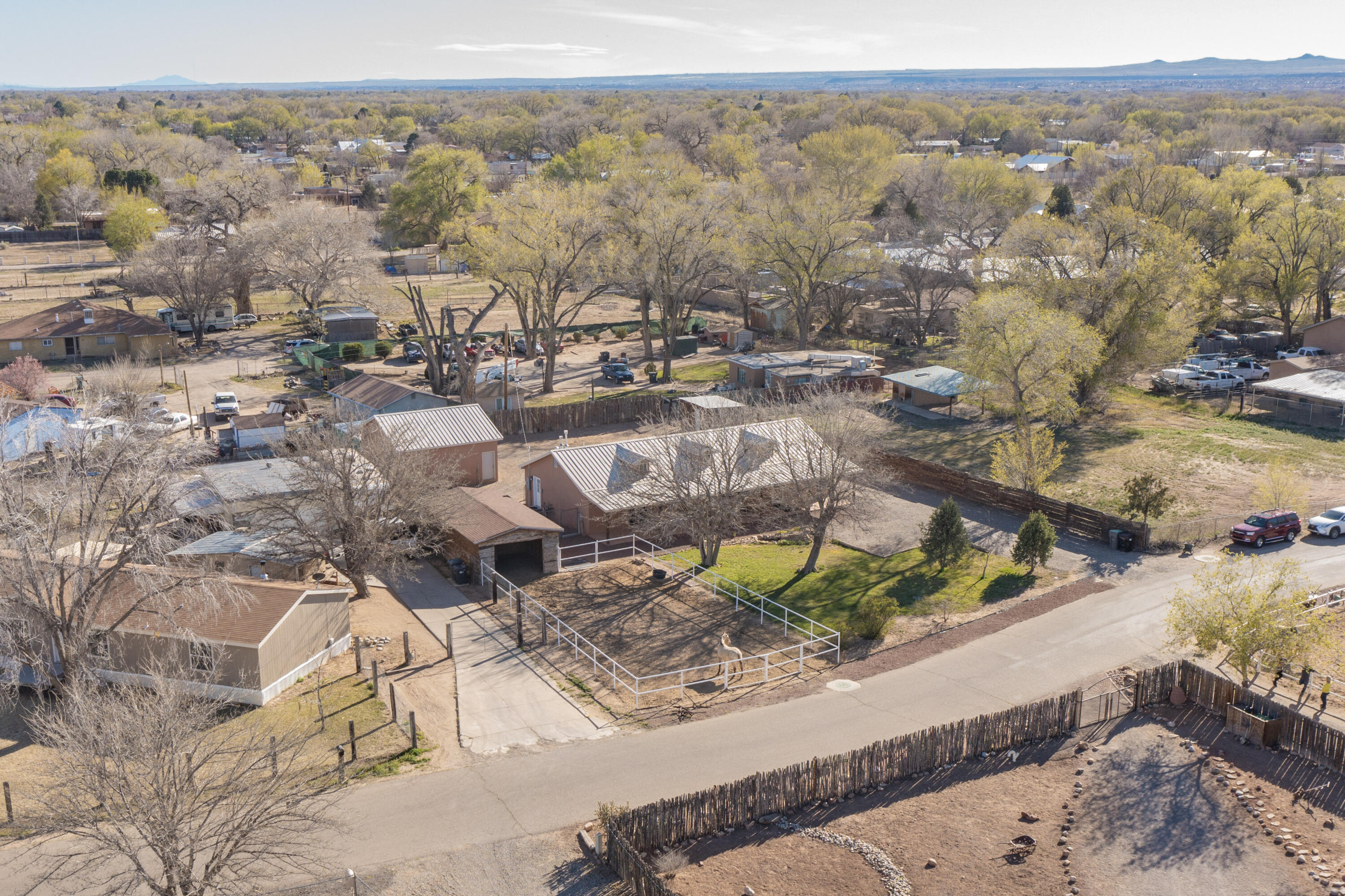 318 Homesite Lane NW