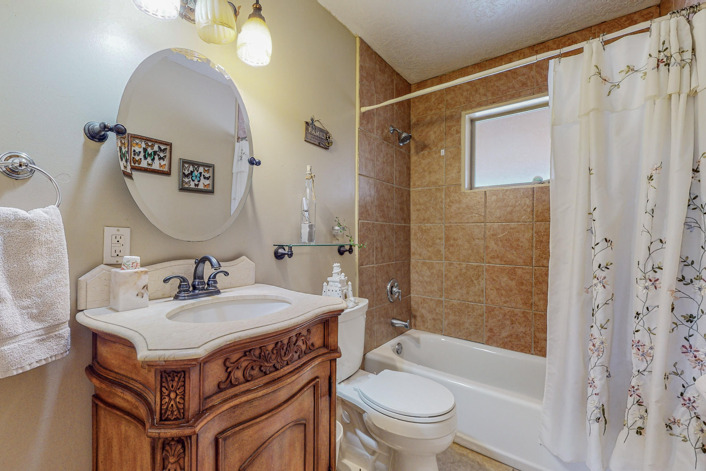 318 Homesite Lane NW