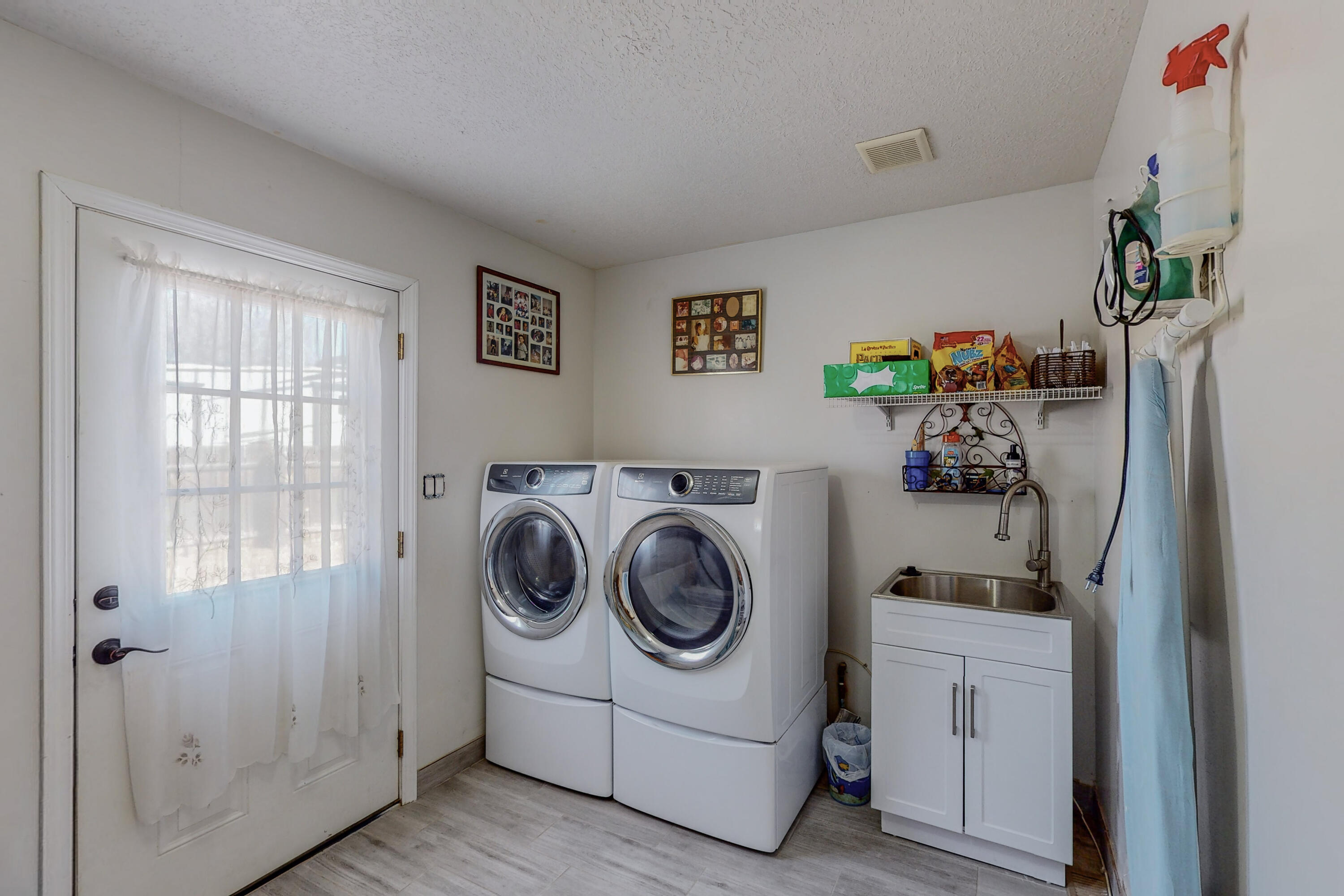 318 Homesite Lane NW