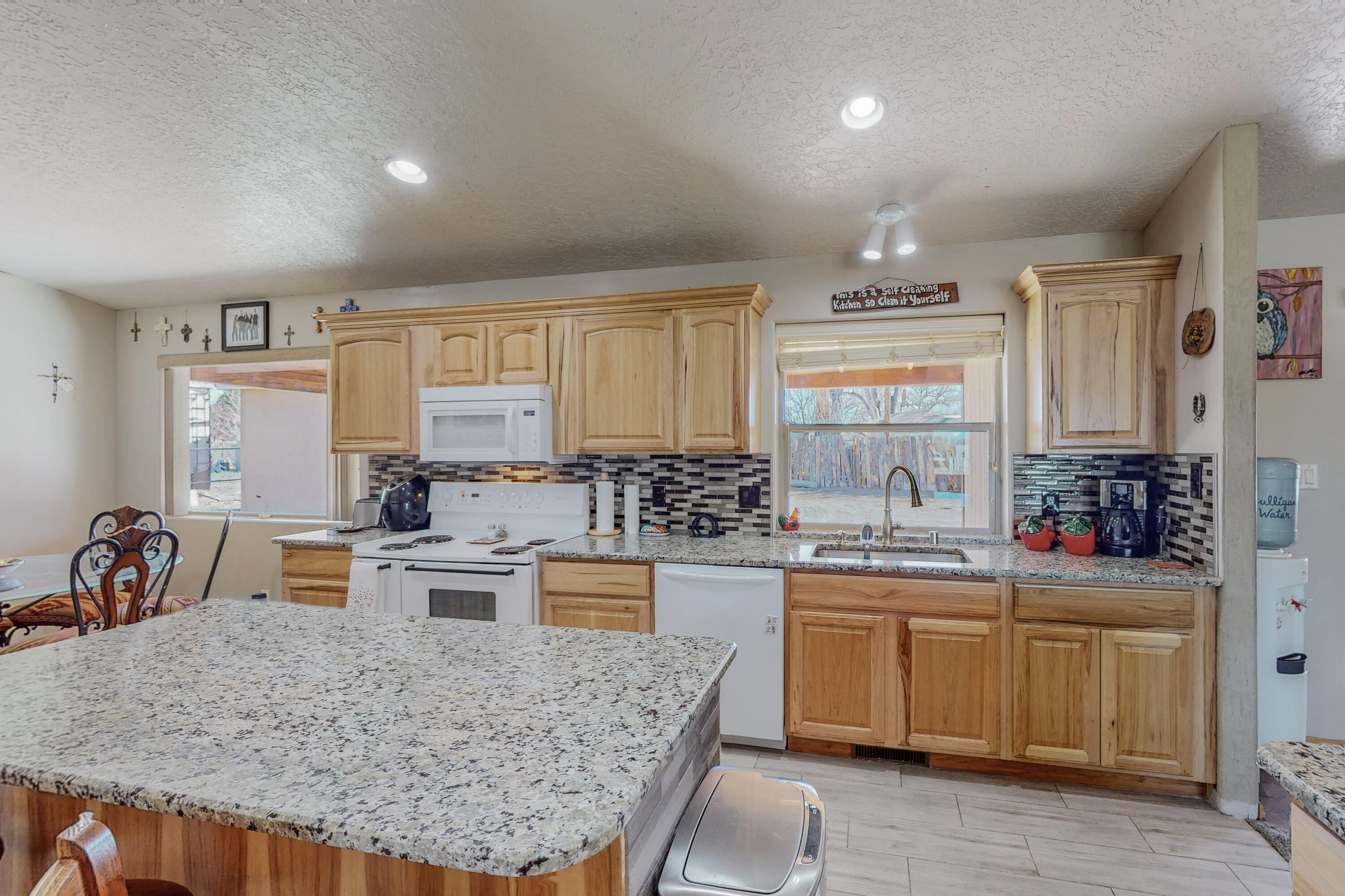 318 Homesite Lane NW