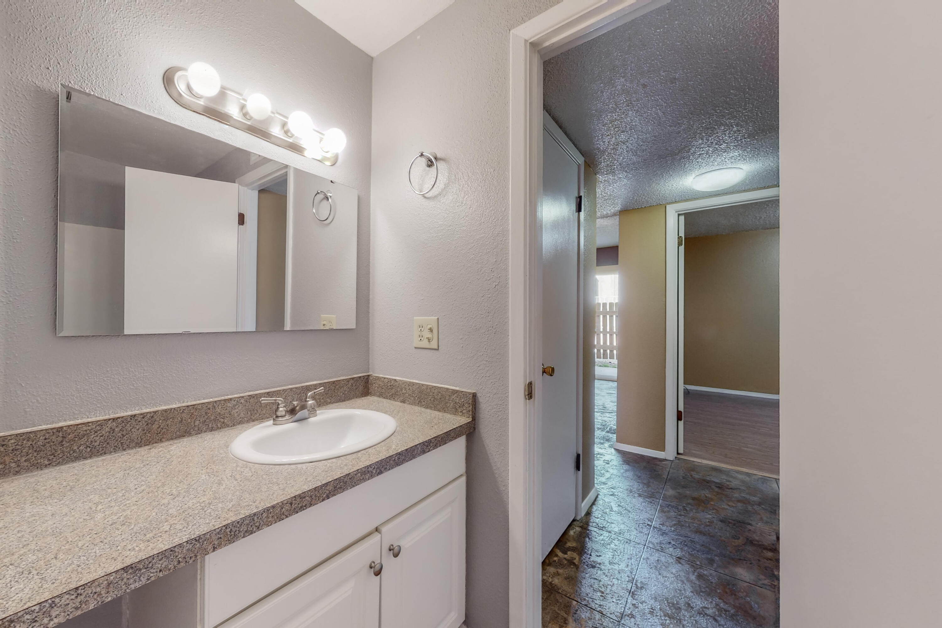3847 Montgomery Boulevard NE Unit: 902